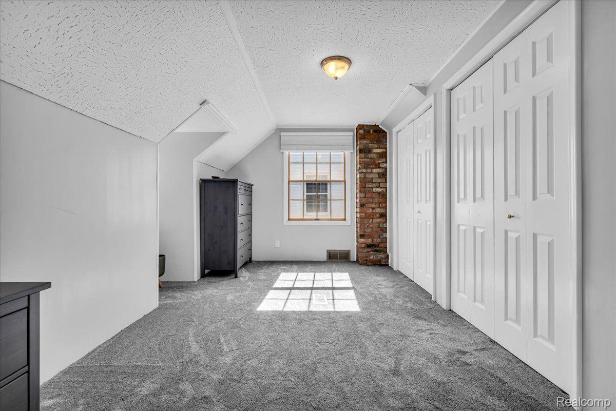 425 Hillcrest Avenue