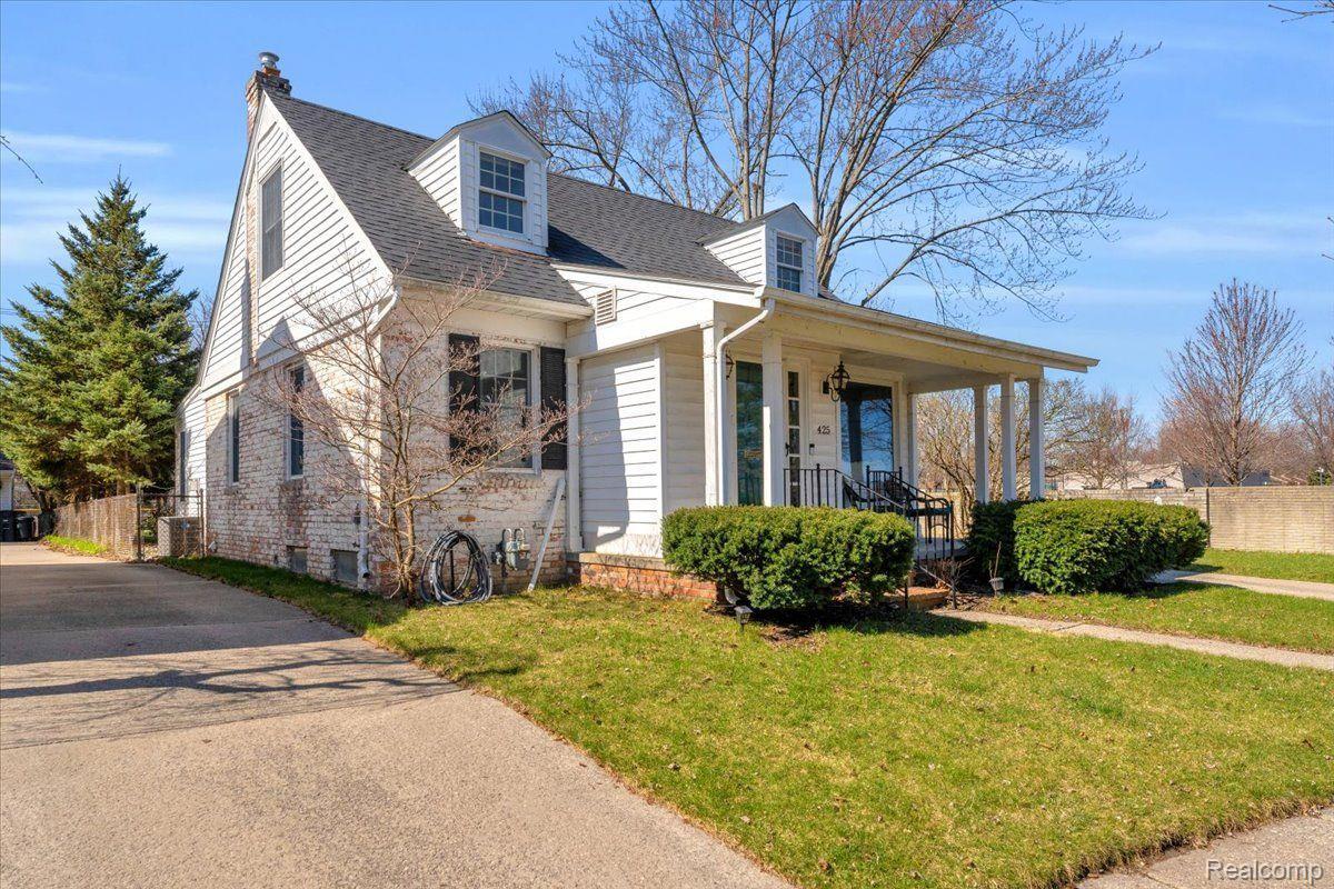 425 Hillcrest Avenue