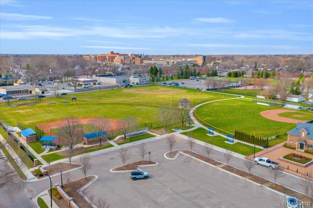 425 Hillcrest Avenue