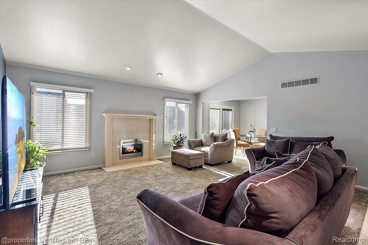 7716 MAPLE Drive