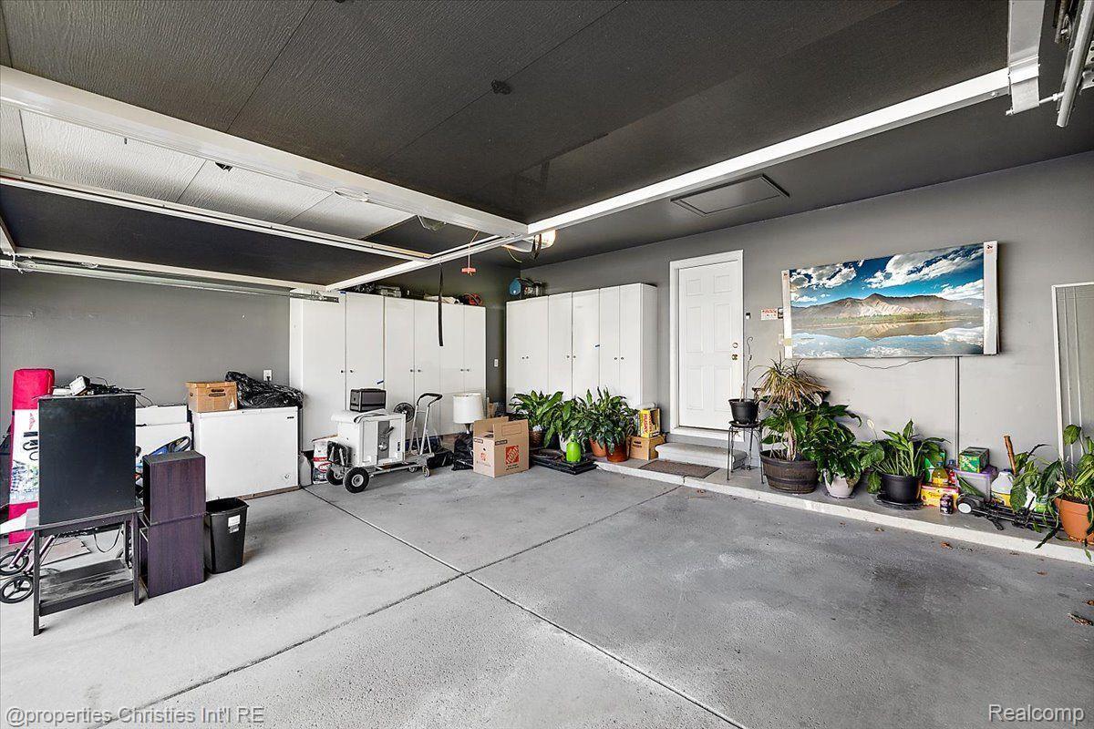 7716 MAPLE Drive