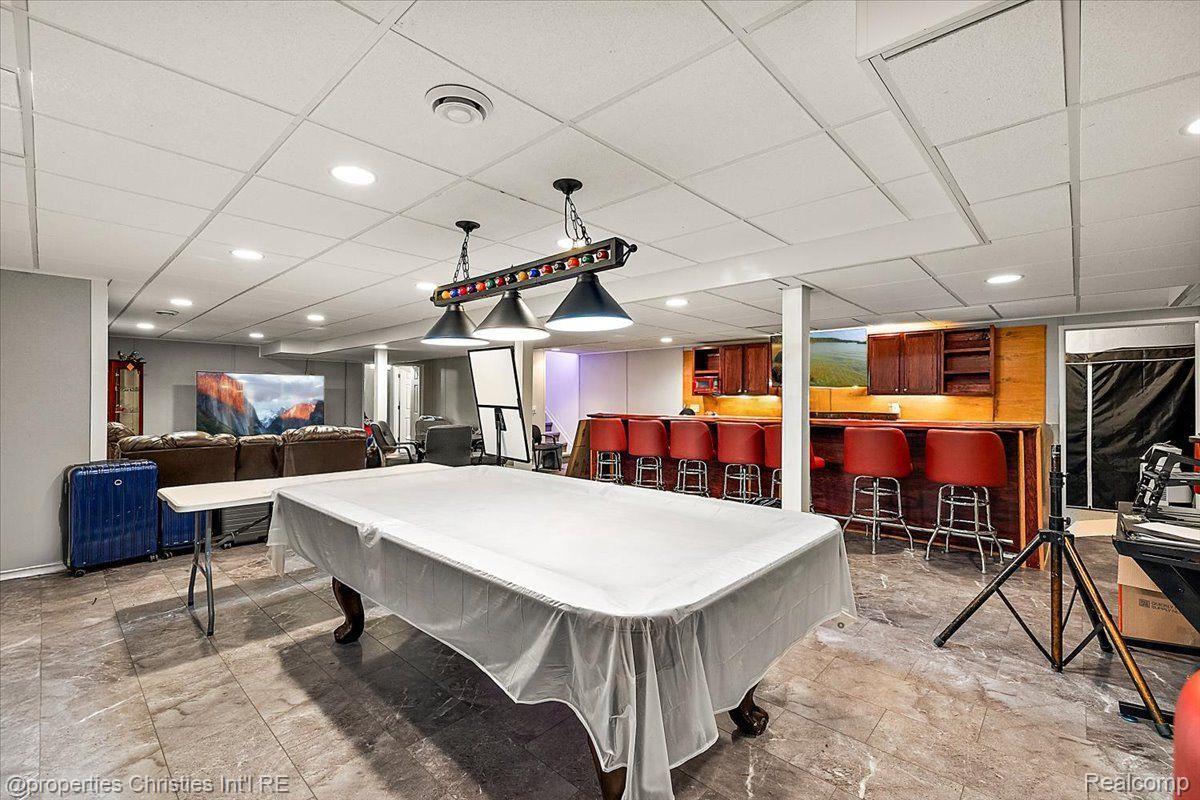 7716 MAPLE Drive