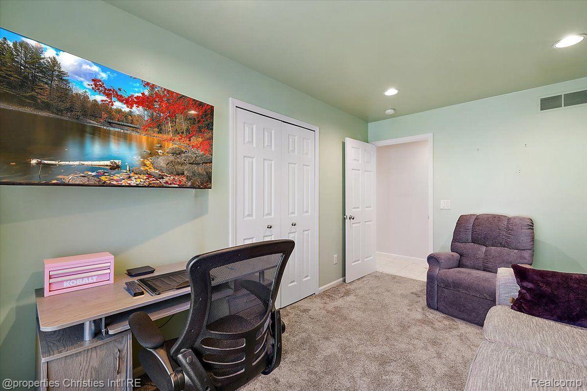 7716 MAPLE Drive