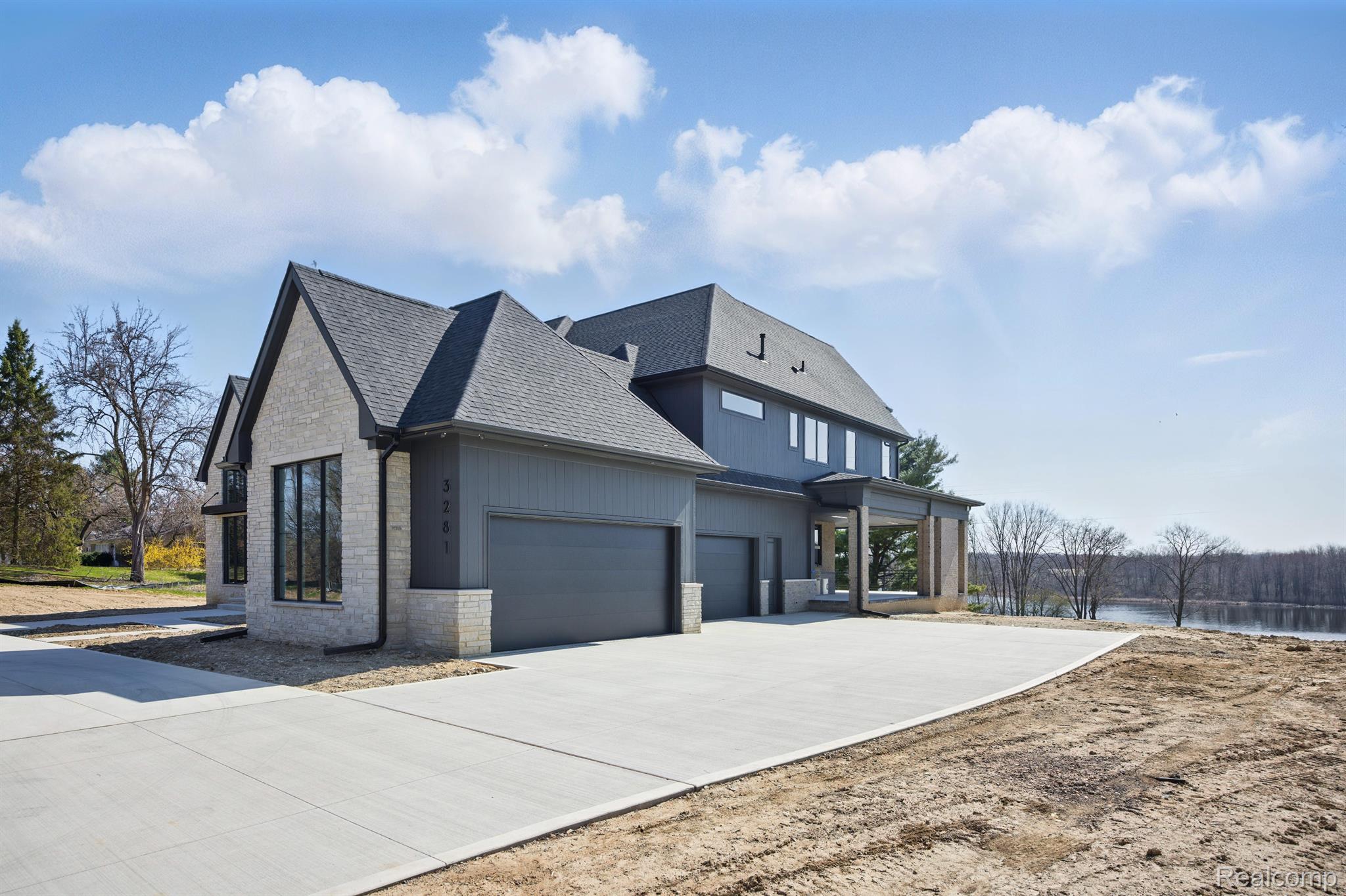 3281 Chickering Lane