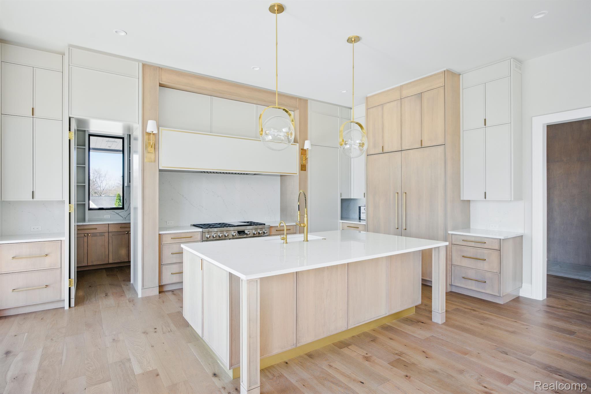 3281 Chickering Lane