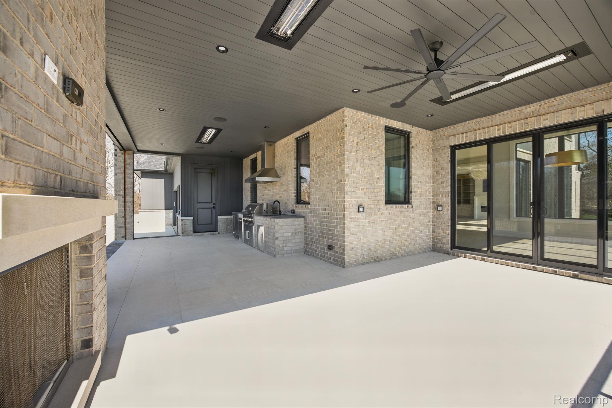 3281 Chickering Lane