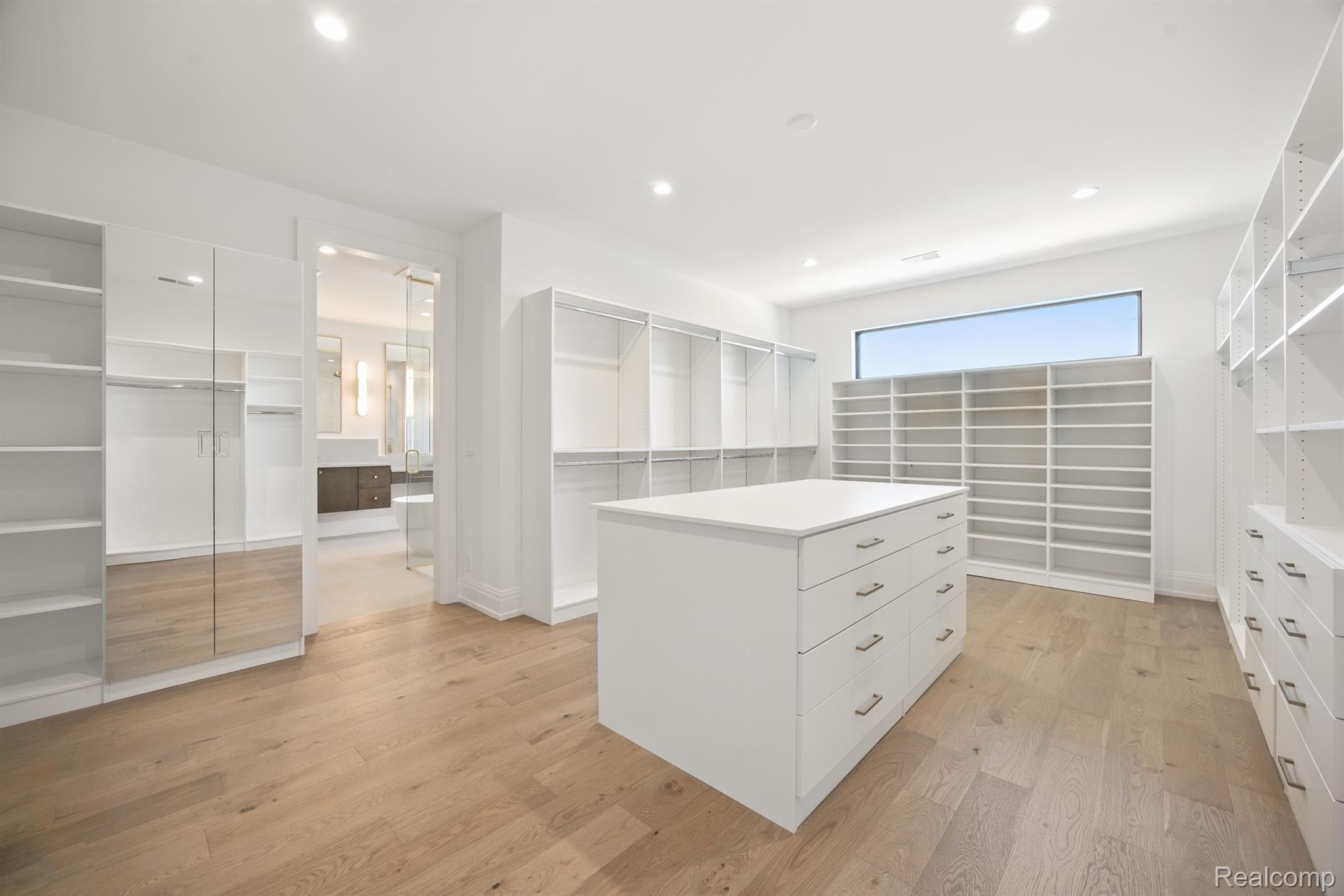 3281 Chickering Lane
