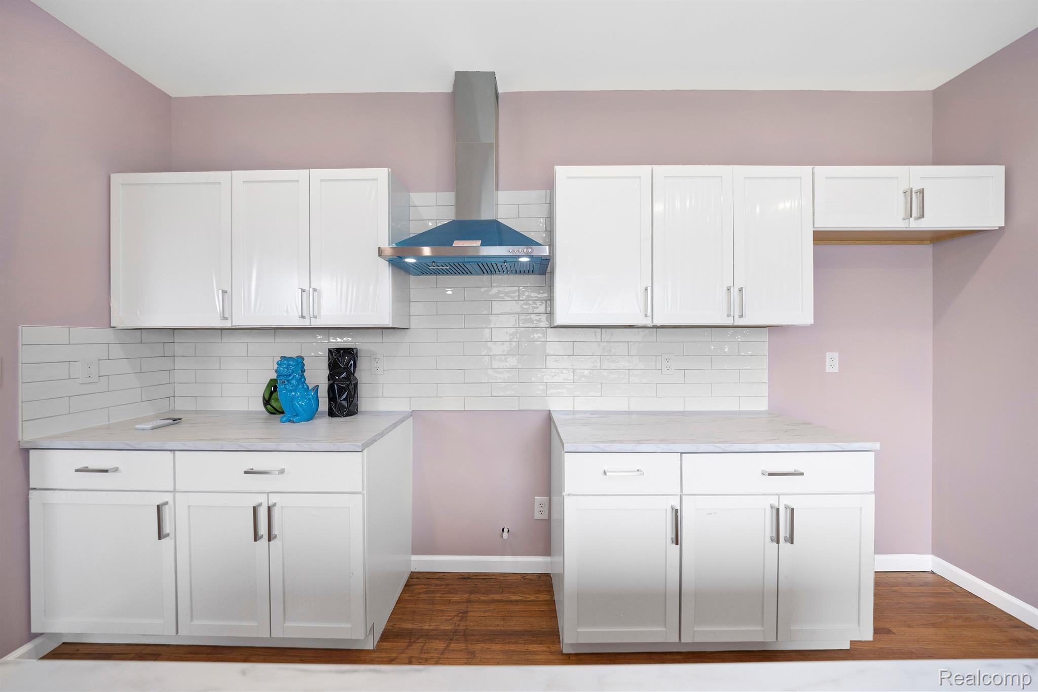 1989 GLADSTONE Street