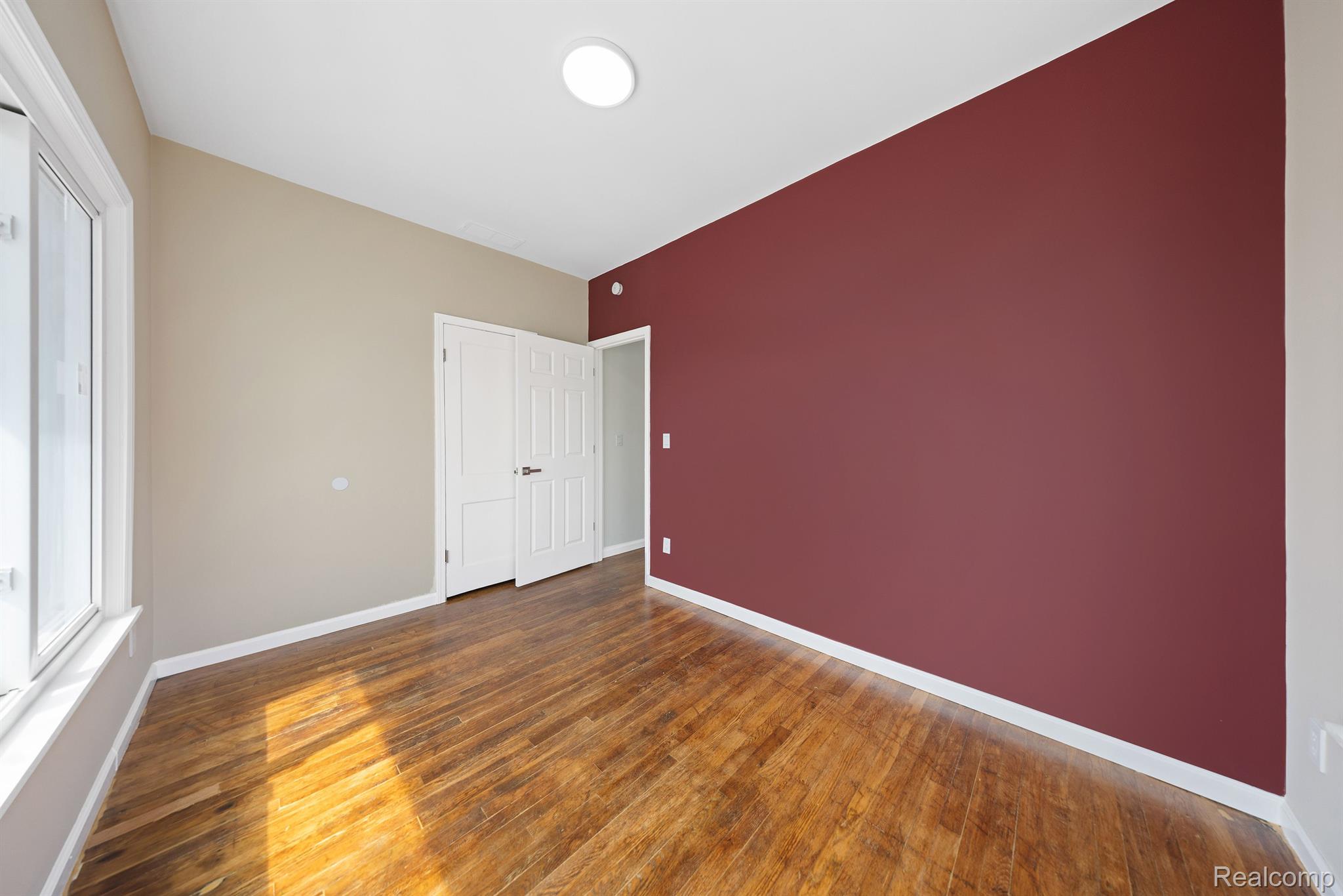 1989 GLADSTONE Street