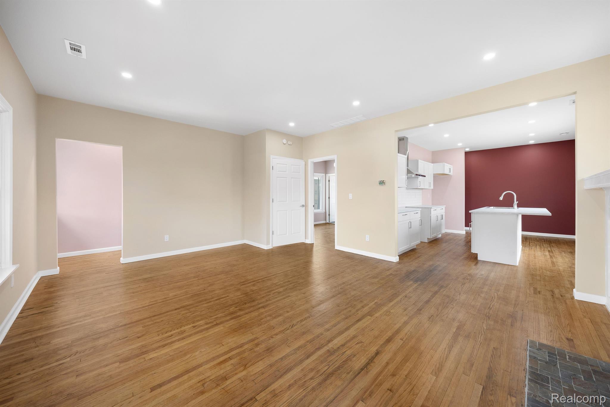 1989 GLADSTONE Street