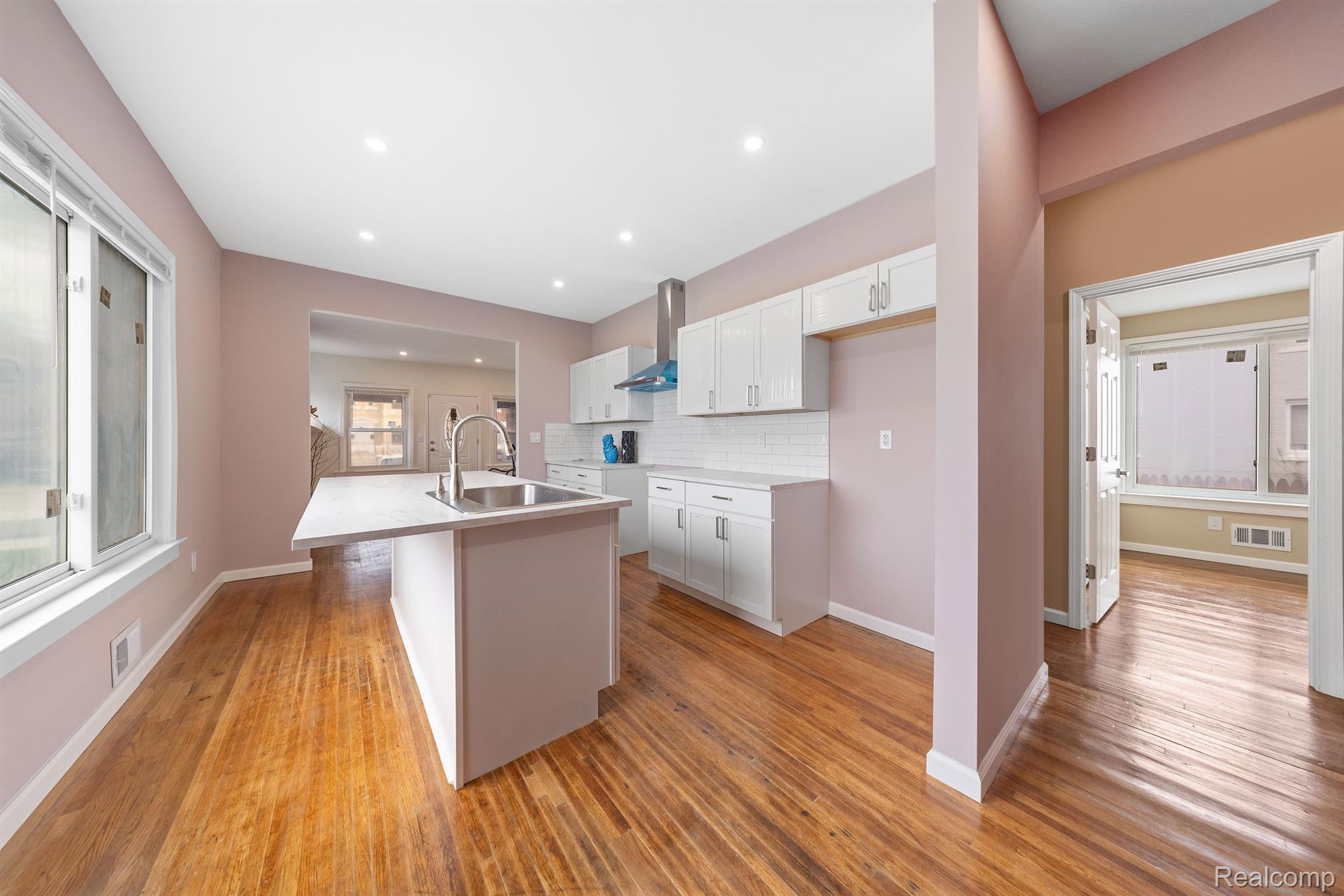 1989 GLADSTONE Street