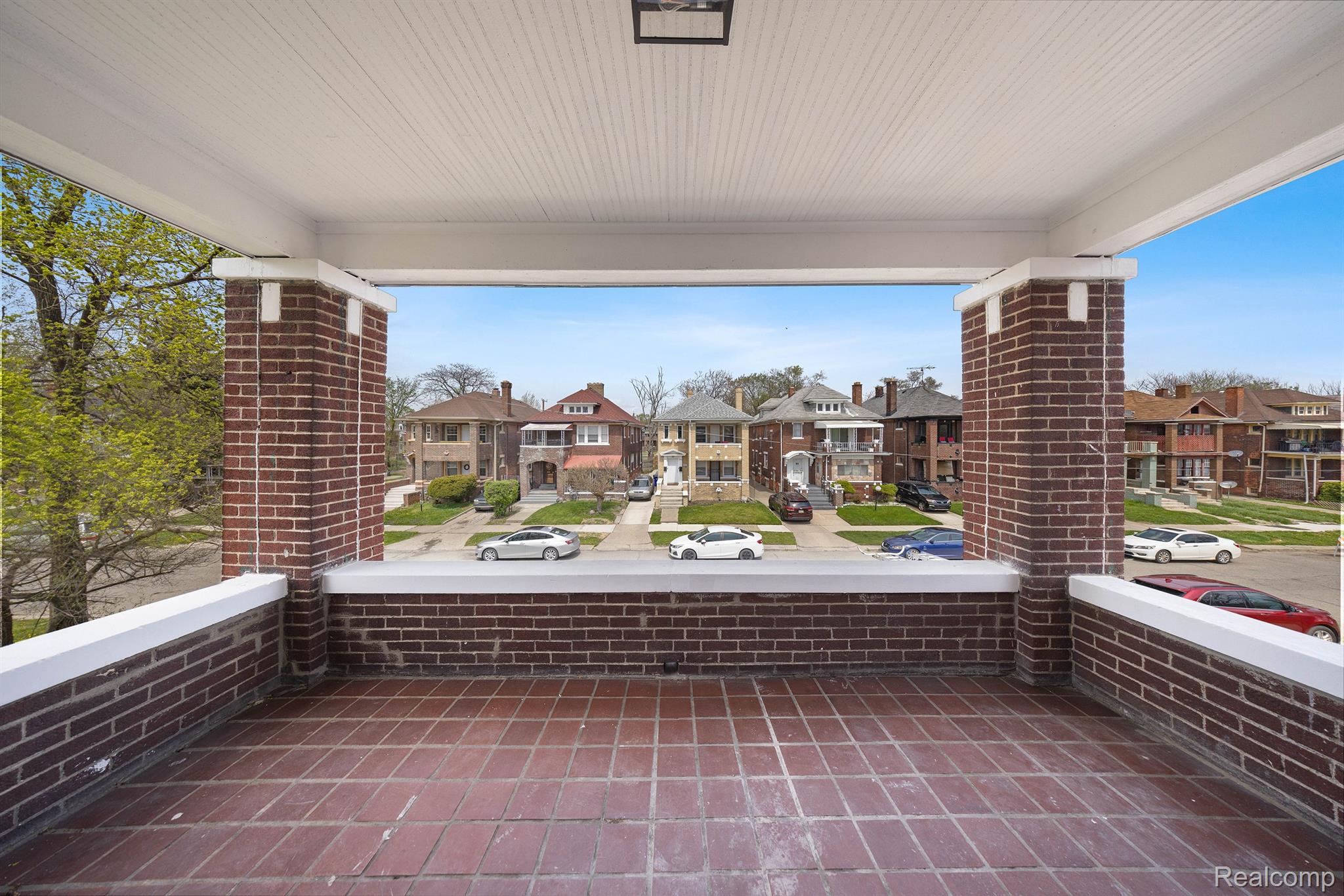 1989 GLADSTONE Street