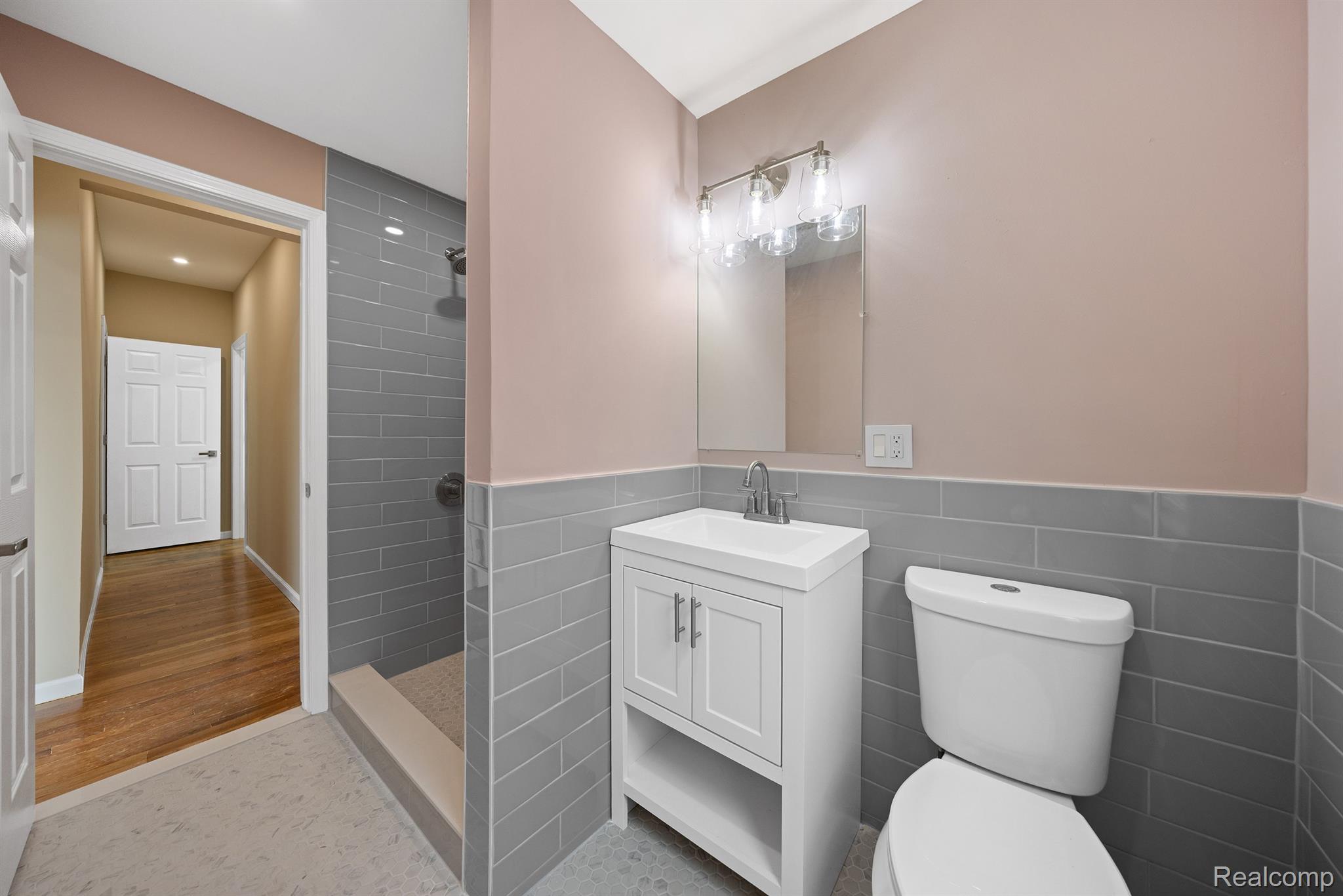 1989 GLADSTONE Street