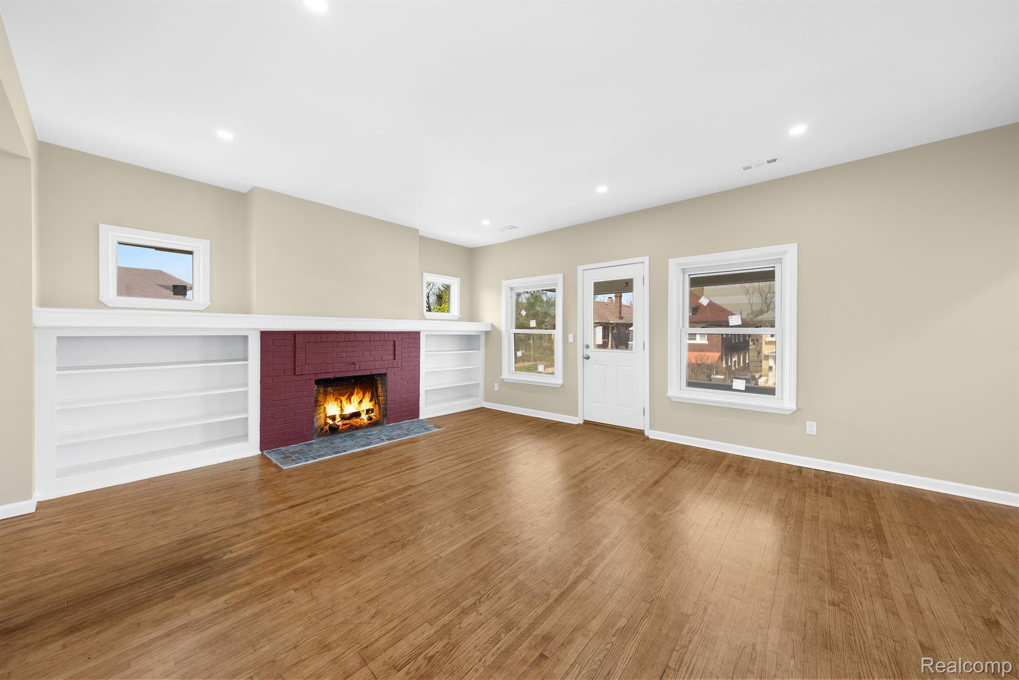 1989 GLADSTONE Street