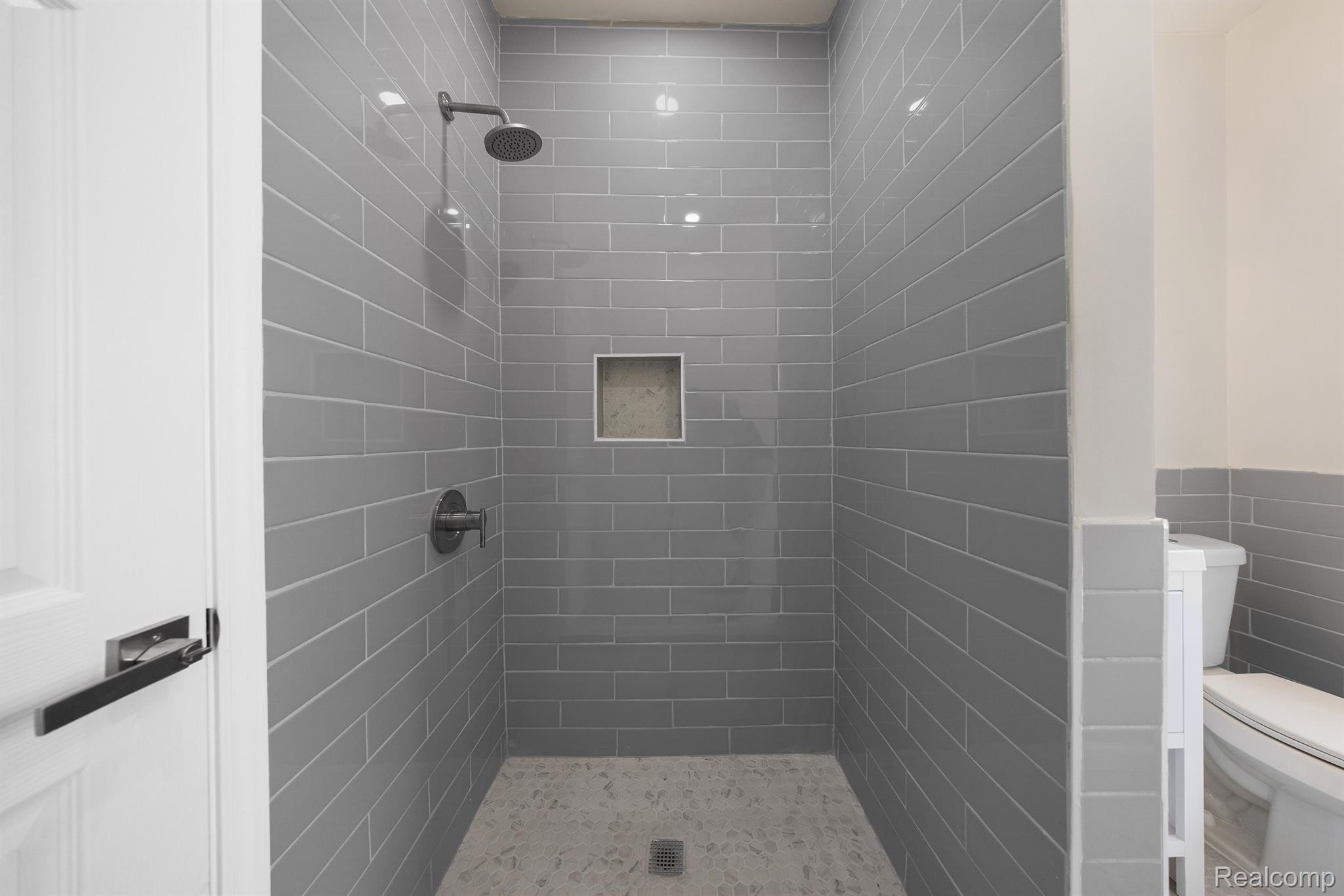 1989 GLADSTONE Street