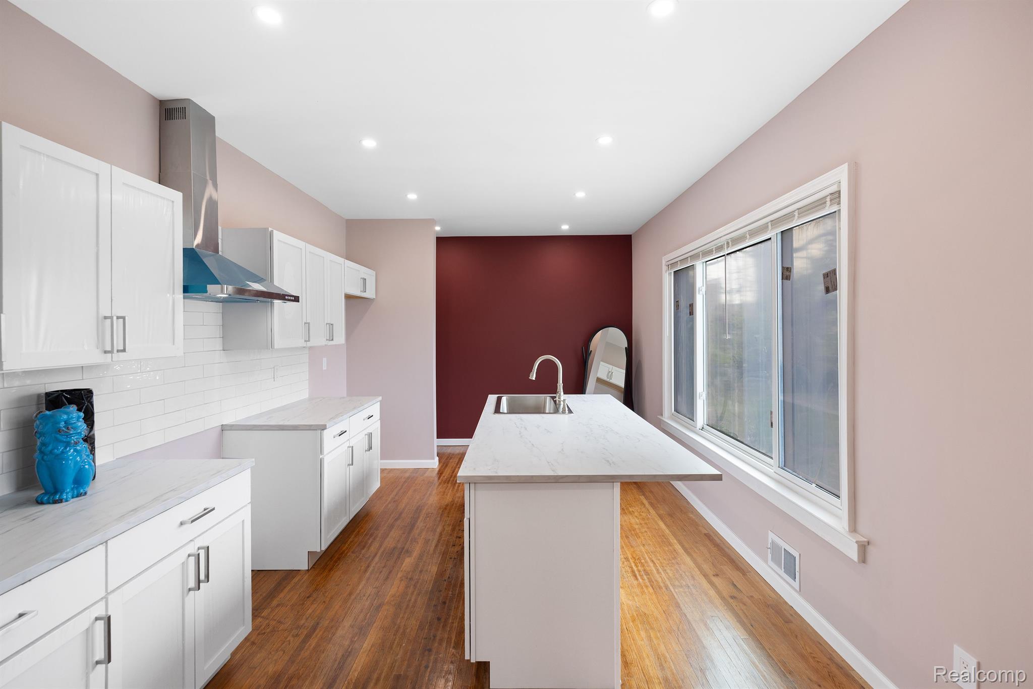 1989 GLADSTONE Street