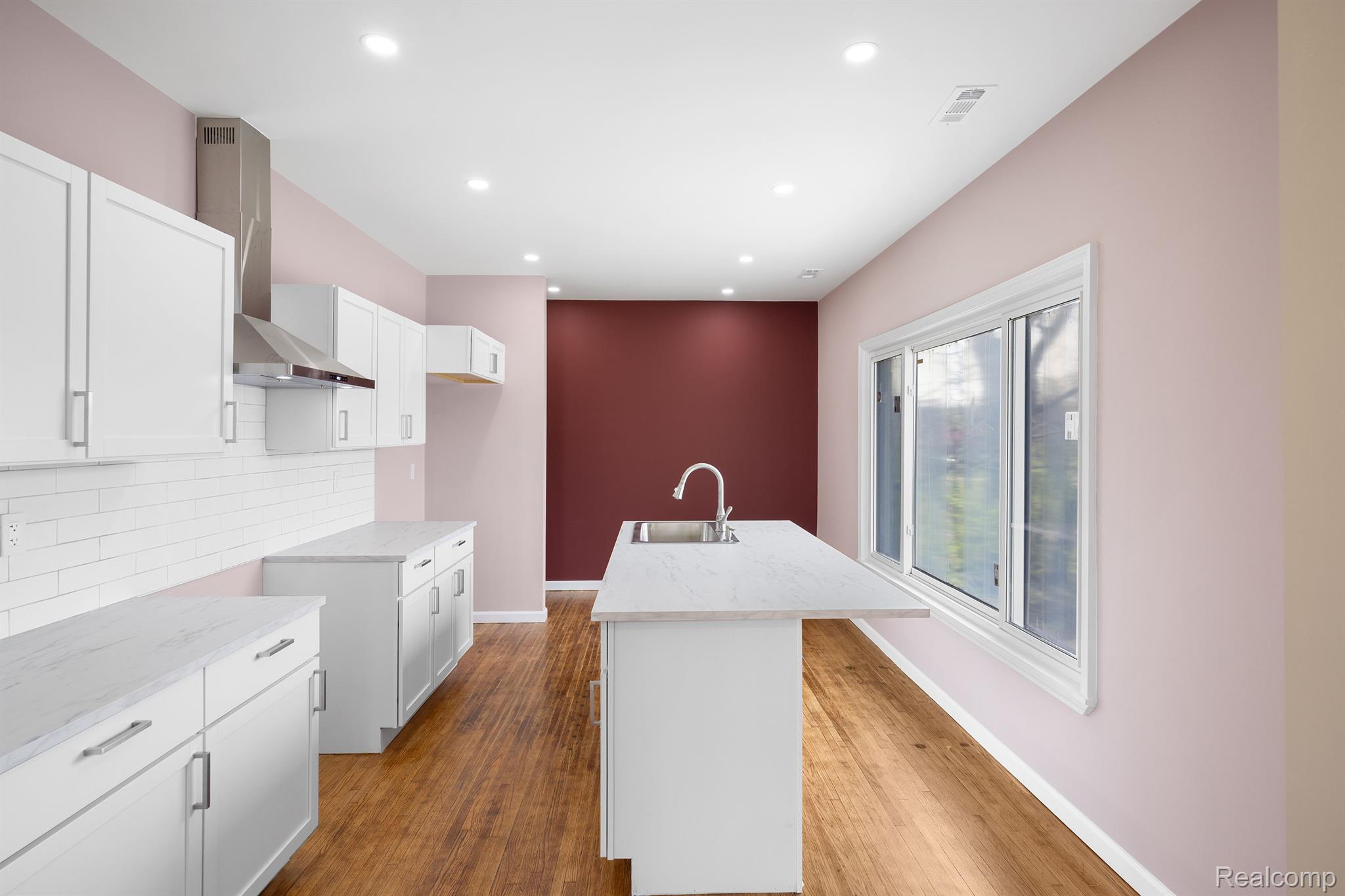 1989 GLADSTONE Street