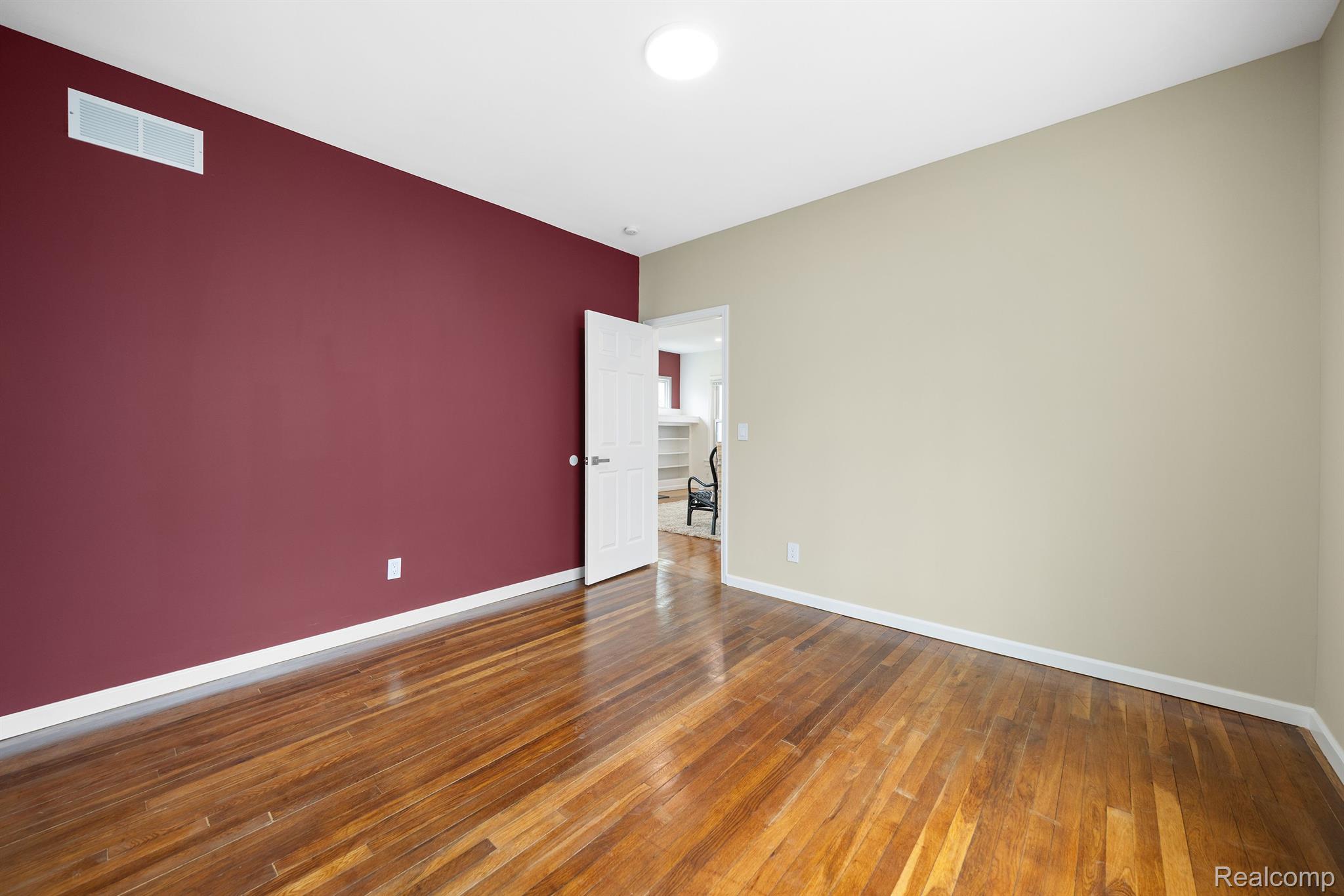 1989 GLADSTONE Street