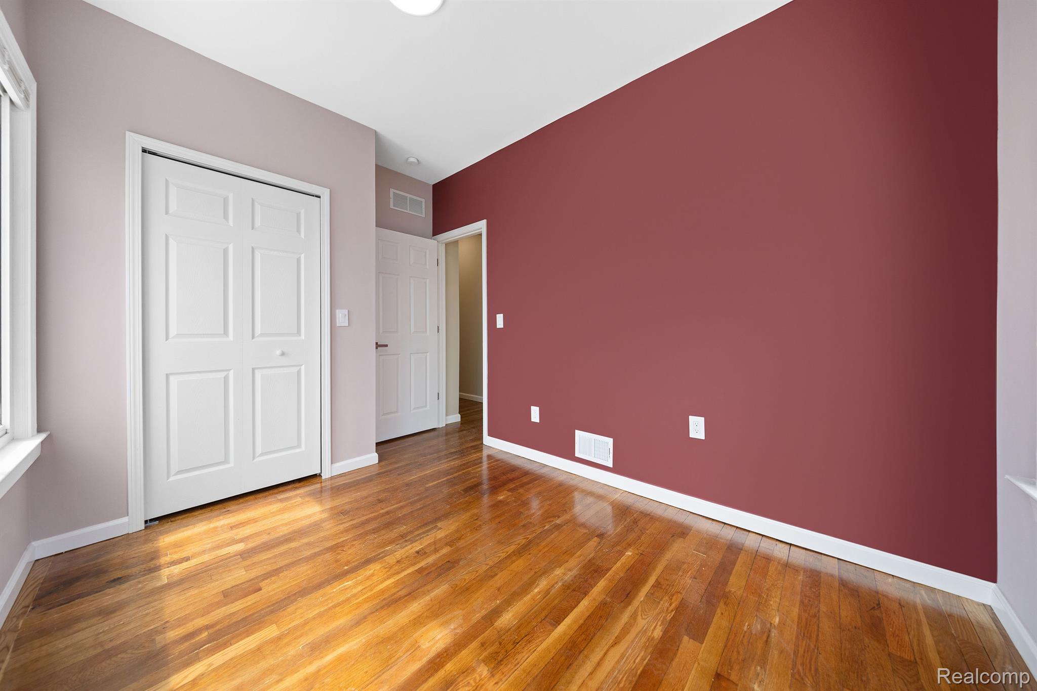 1989 GLADSTONE Street