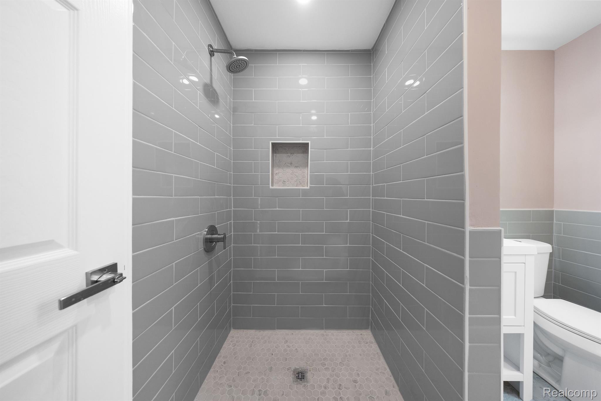 1989 GLADSTONE Street