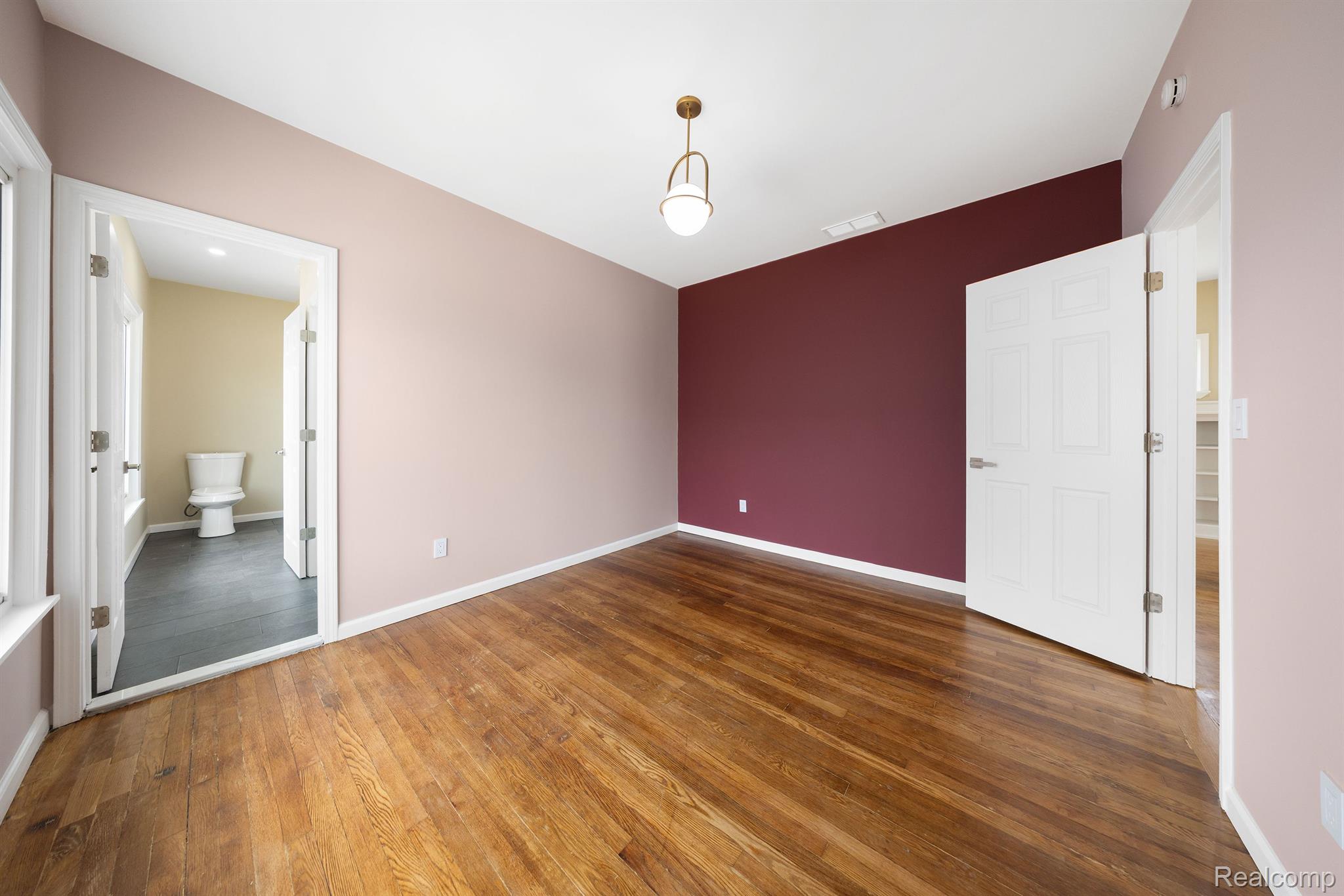 1989 GLADSTONE Street