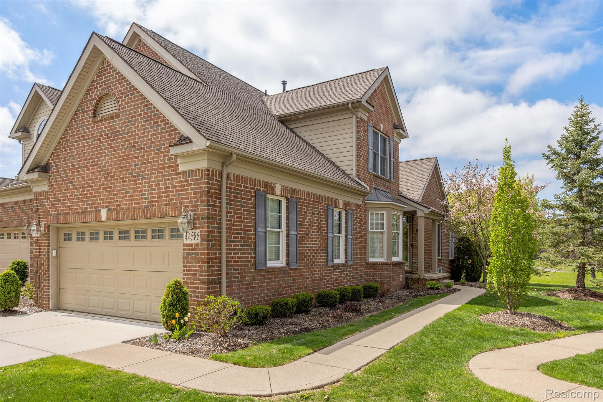 44586 BROADMOOR Circle N