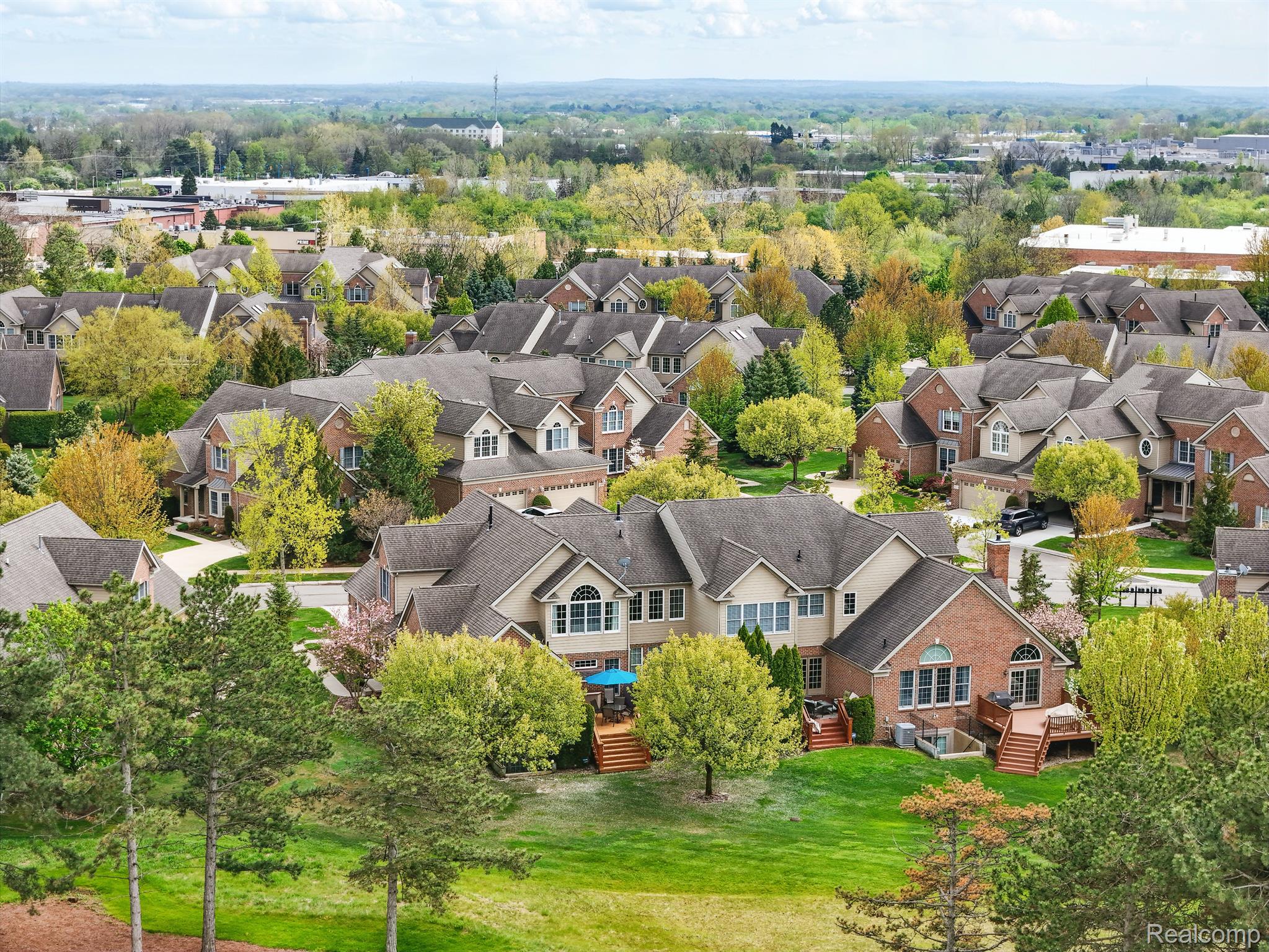 44586 BROADMOOR Circle N