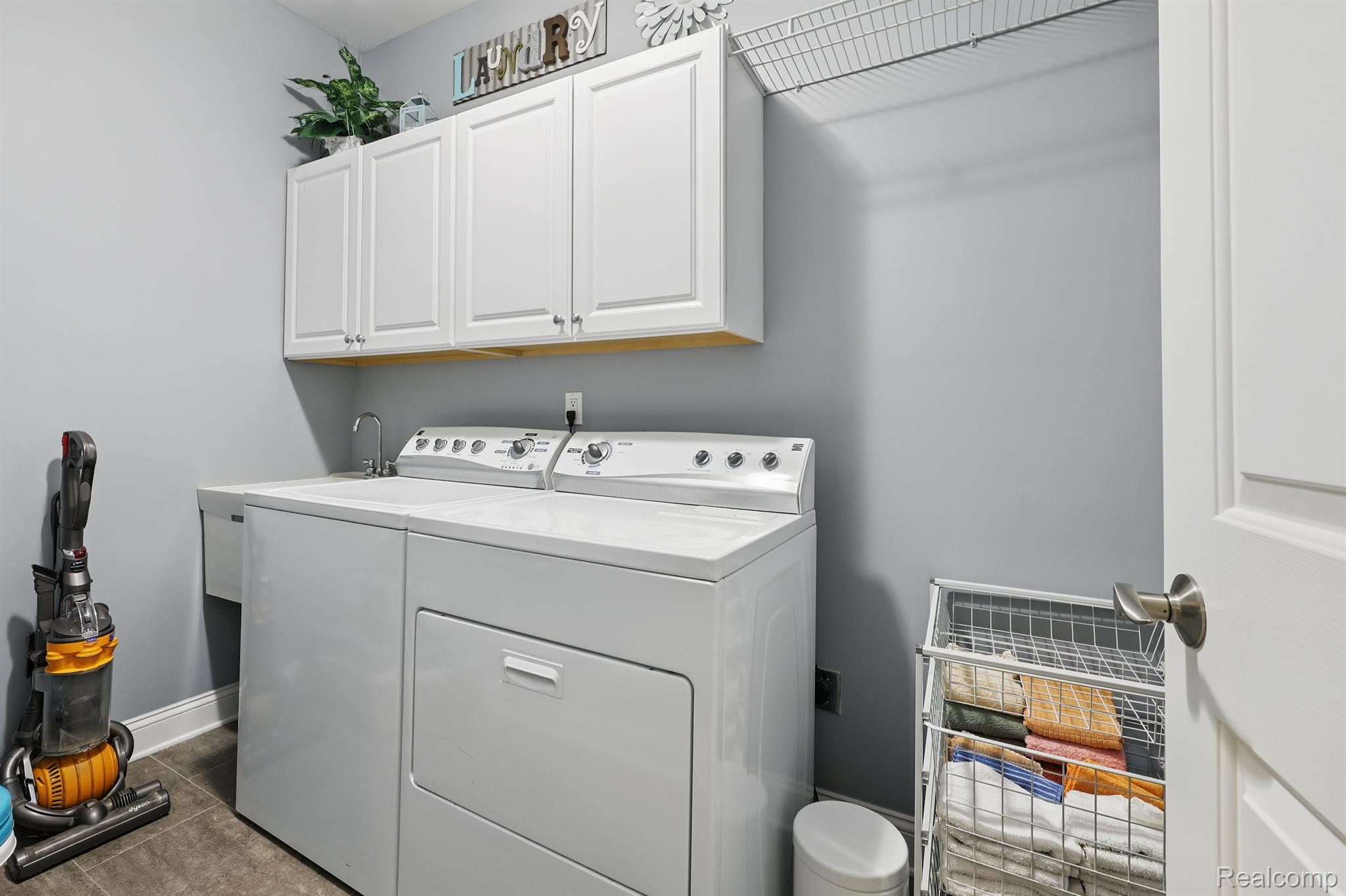 44586 BROADMOOR Circle N