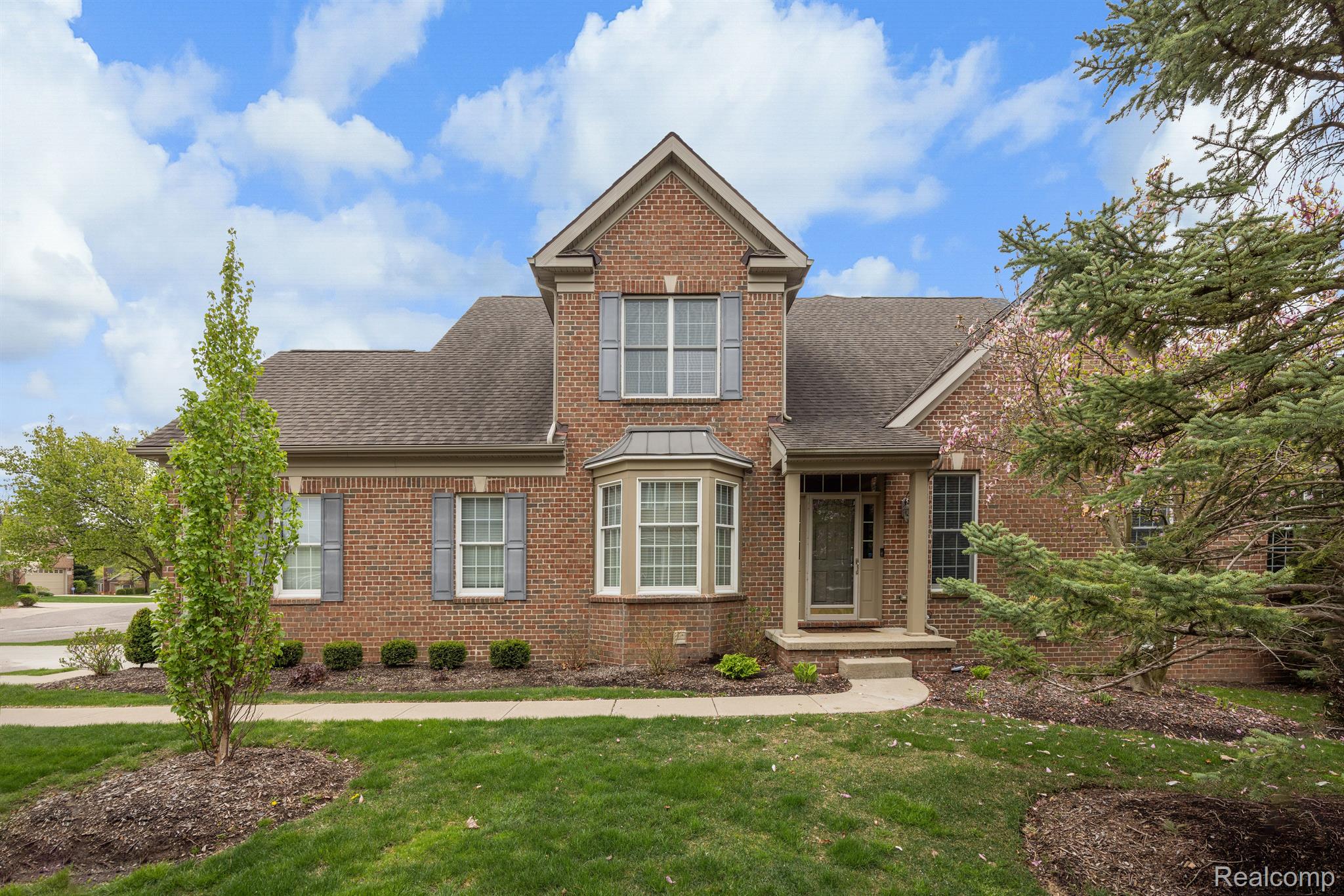 44586 BROADMOOR Circle N