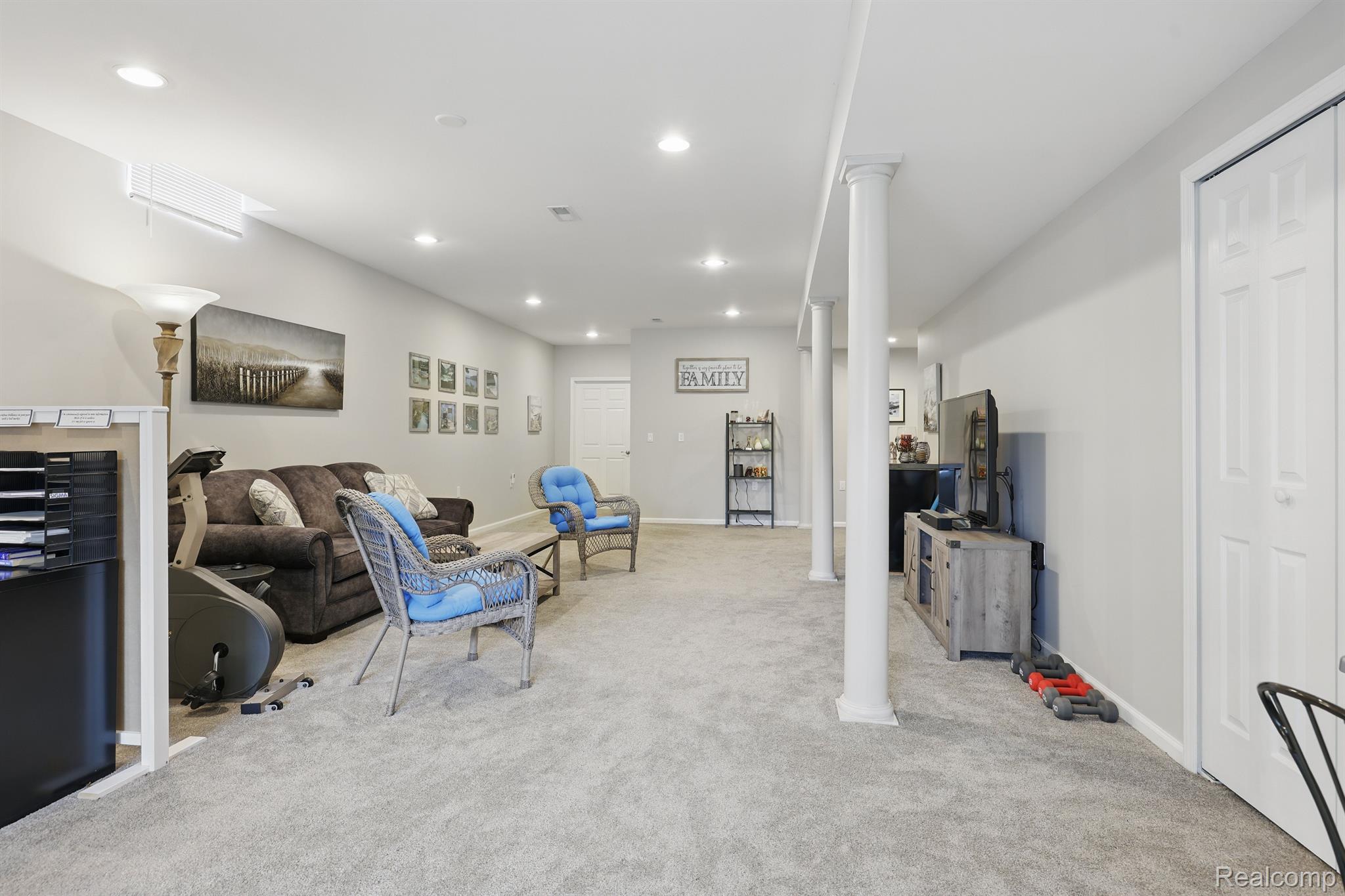 44586 BROADMOOR Circle N