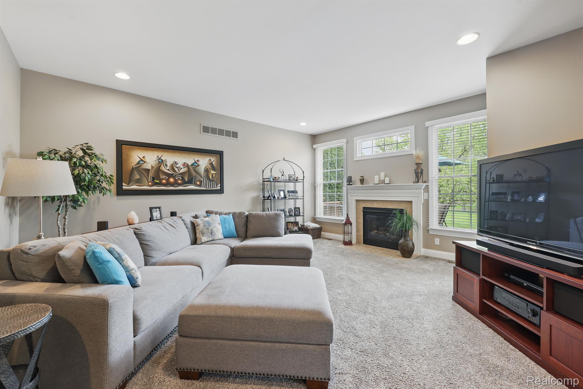 44586 BROADMOOR Circle N