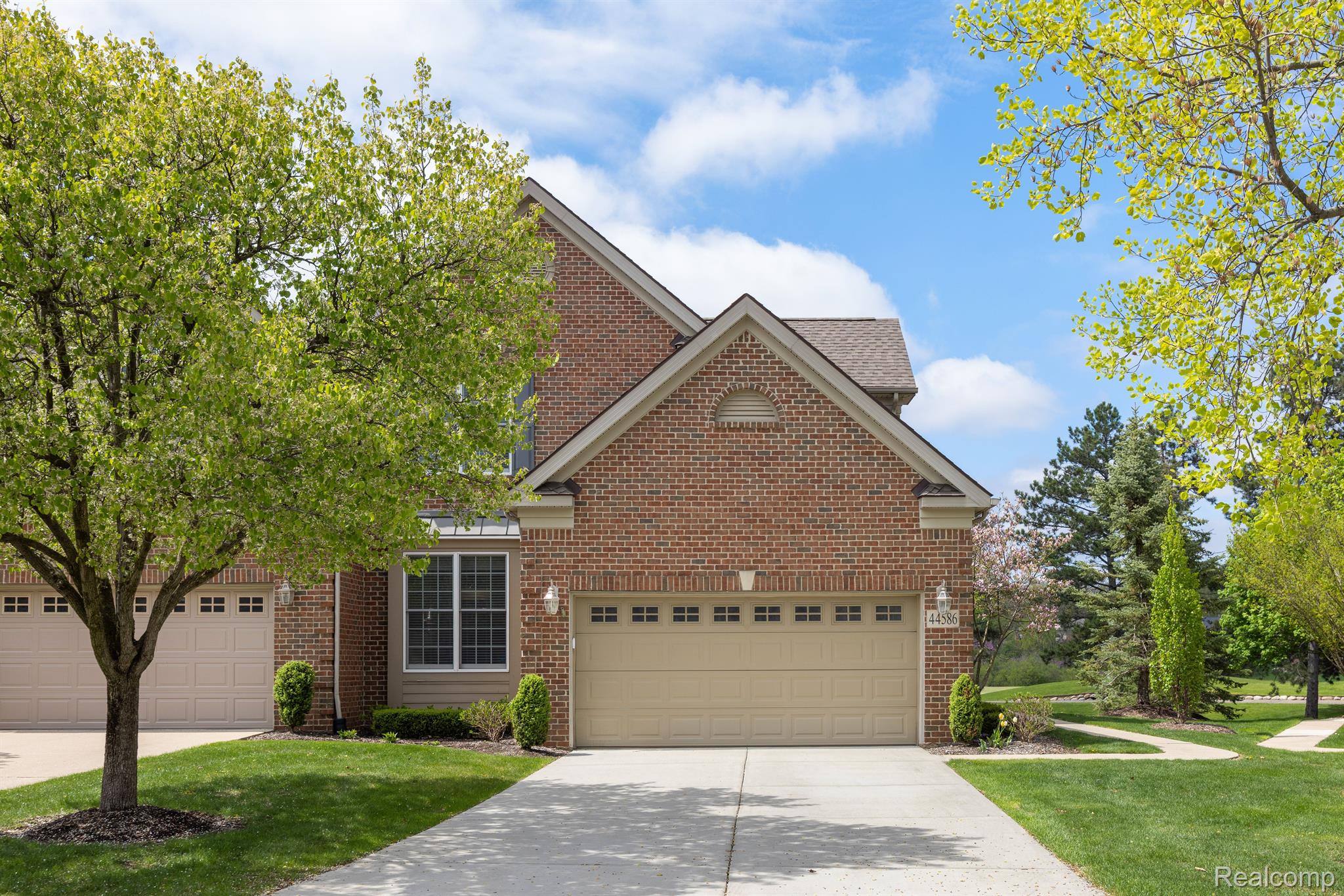 44586 BROADMOOR Circle N