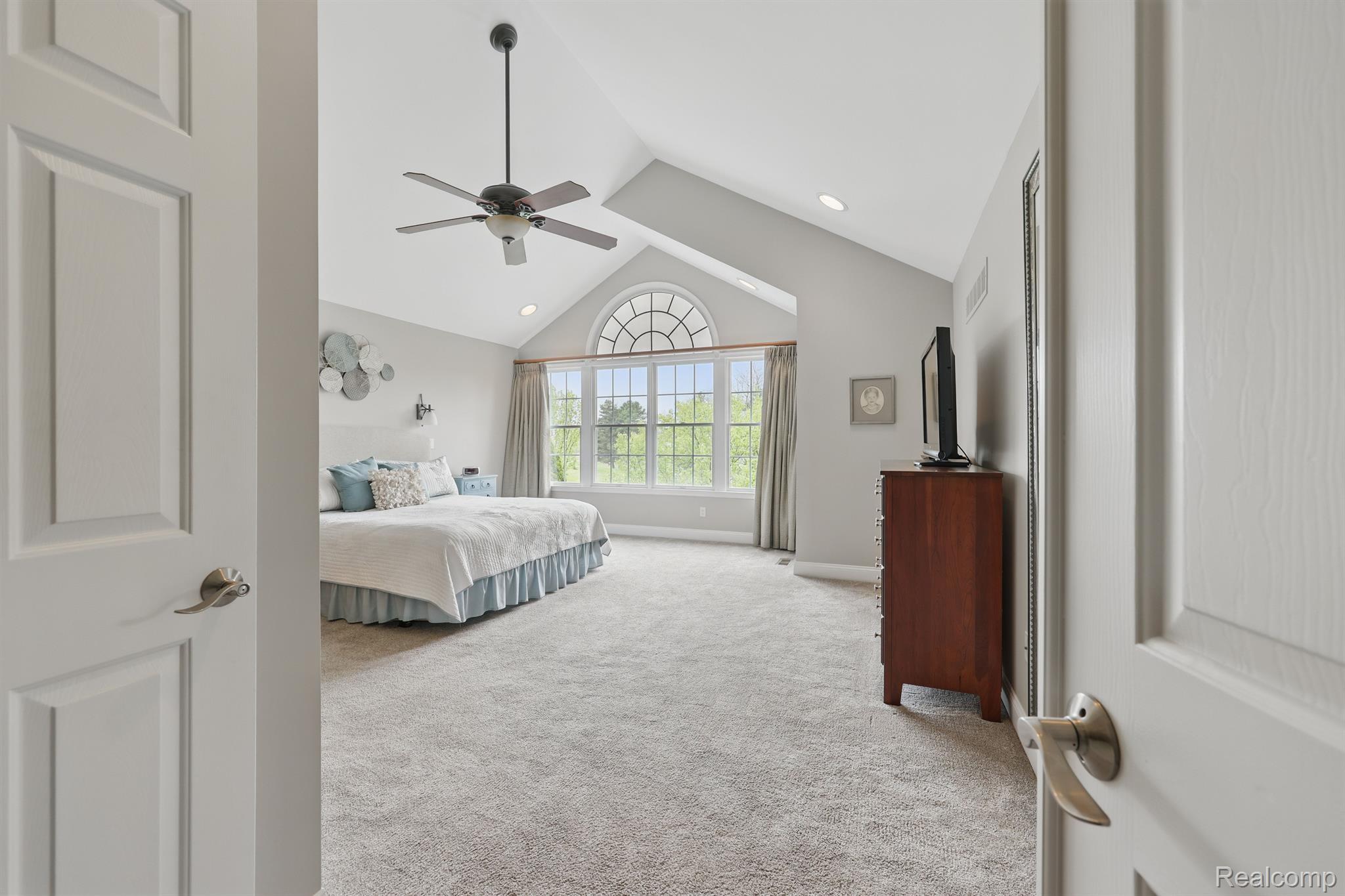 44586 BROADMOOR Circle N