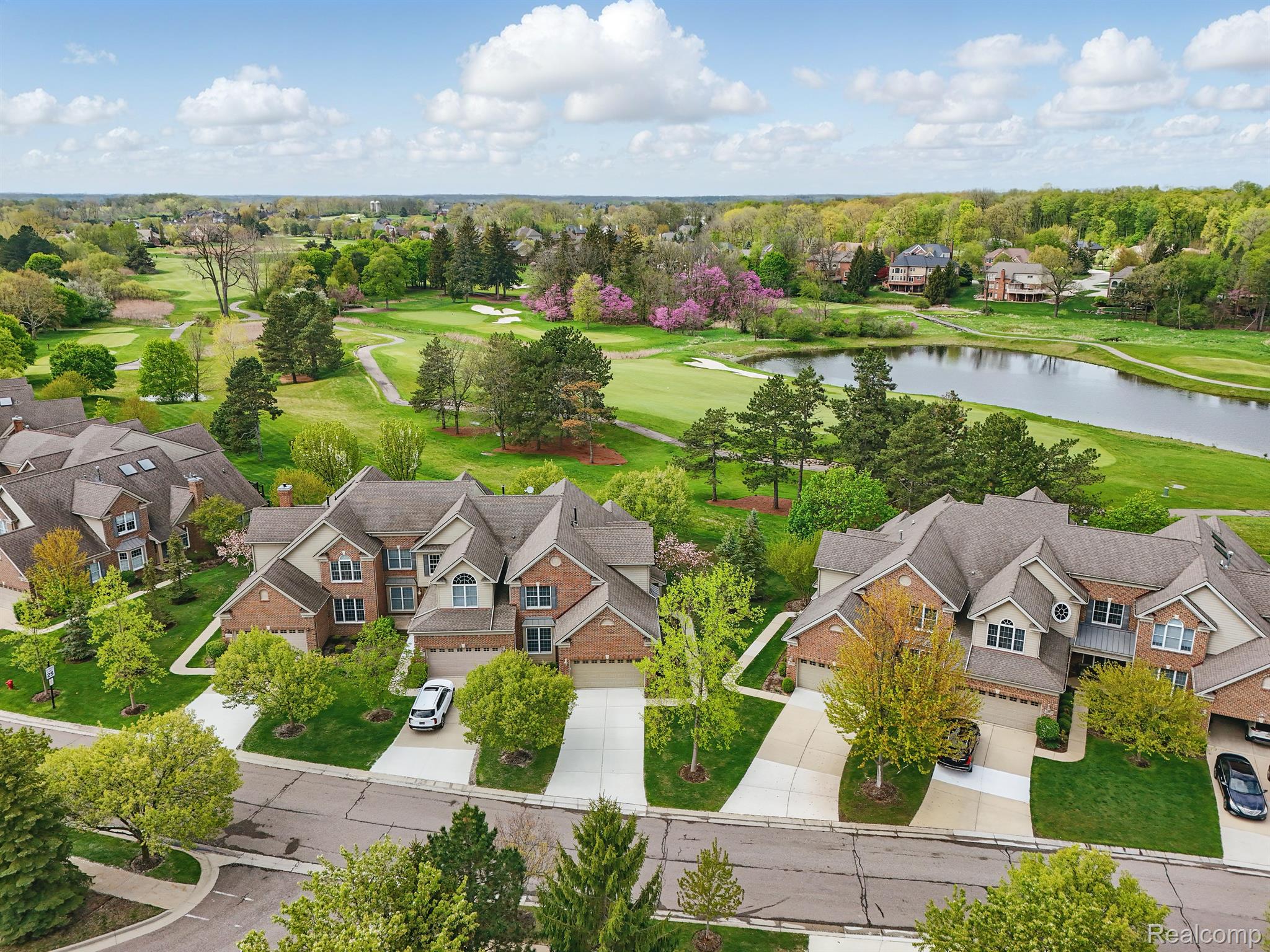 44586 BROADMOOR Circle N