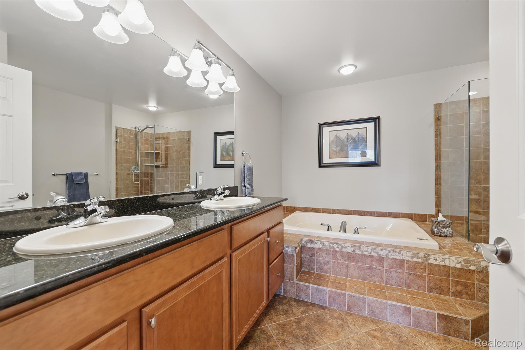 44586 BROADMOOR Circle N