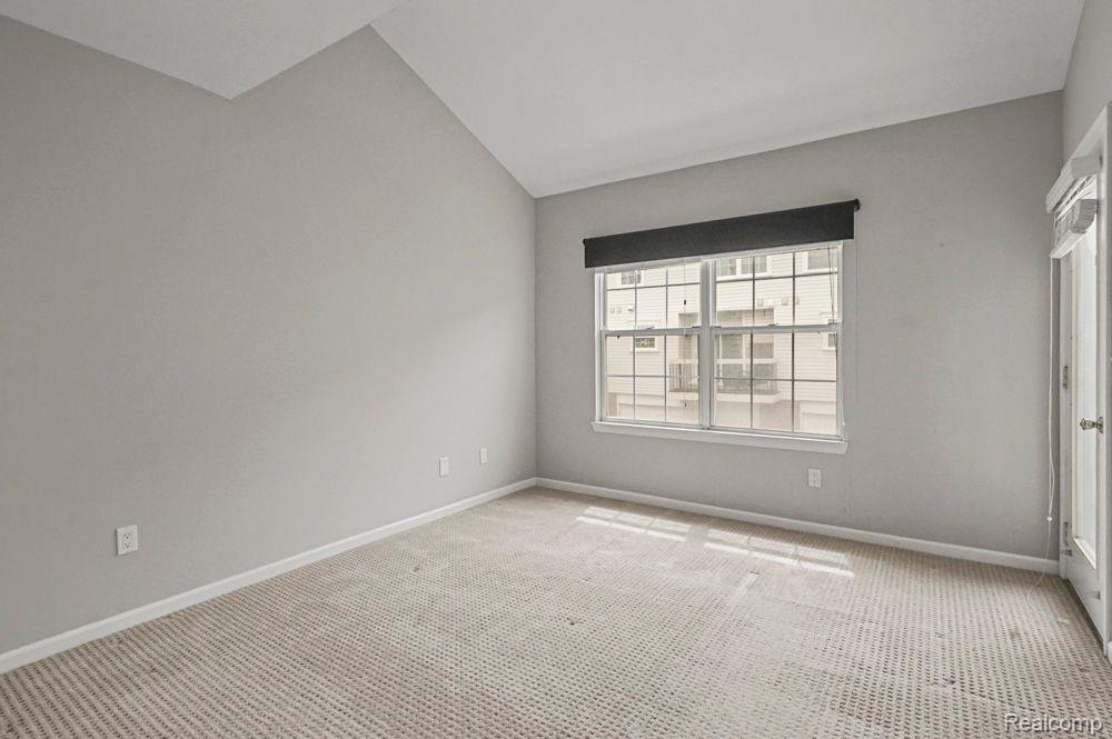 125 W KENILWORTH Avenue