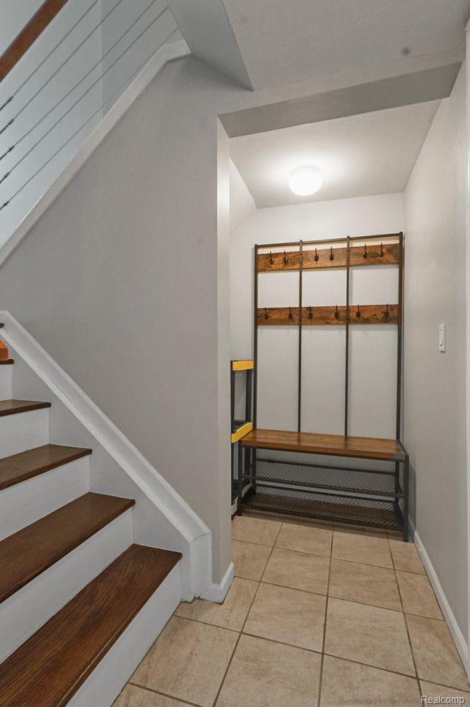 125 W KENILWORTH Avenue