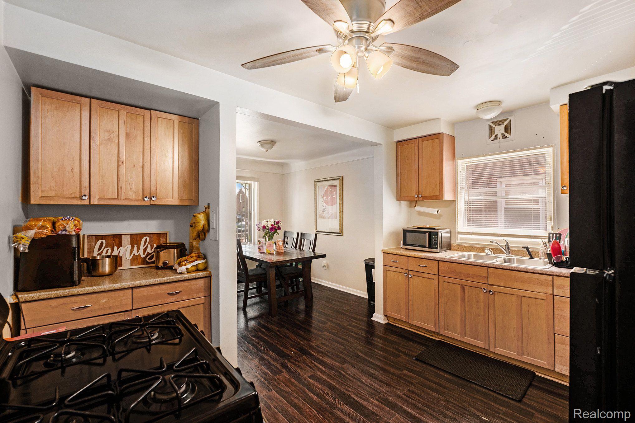 17693 GREENVIEW Avenue