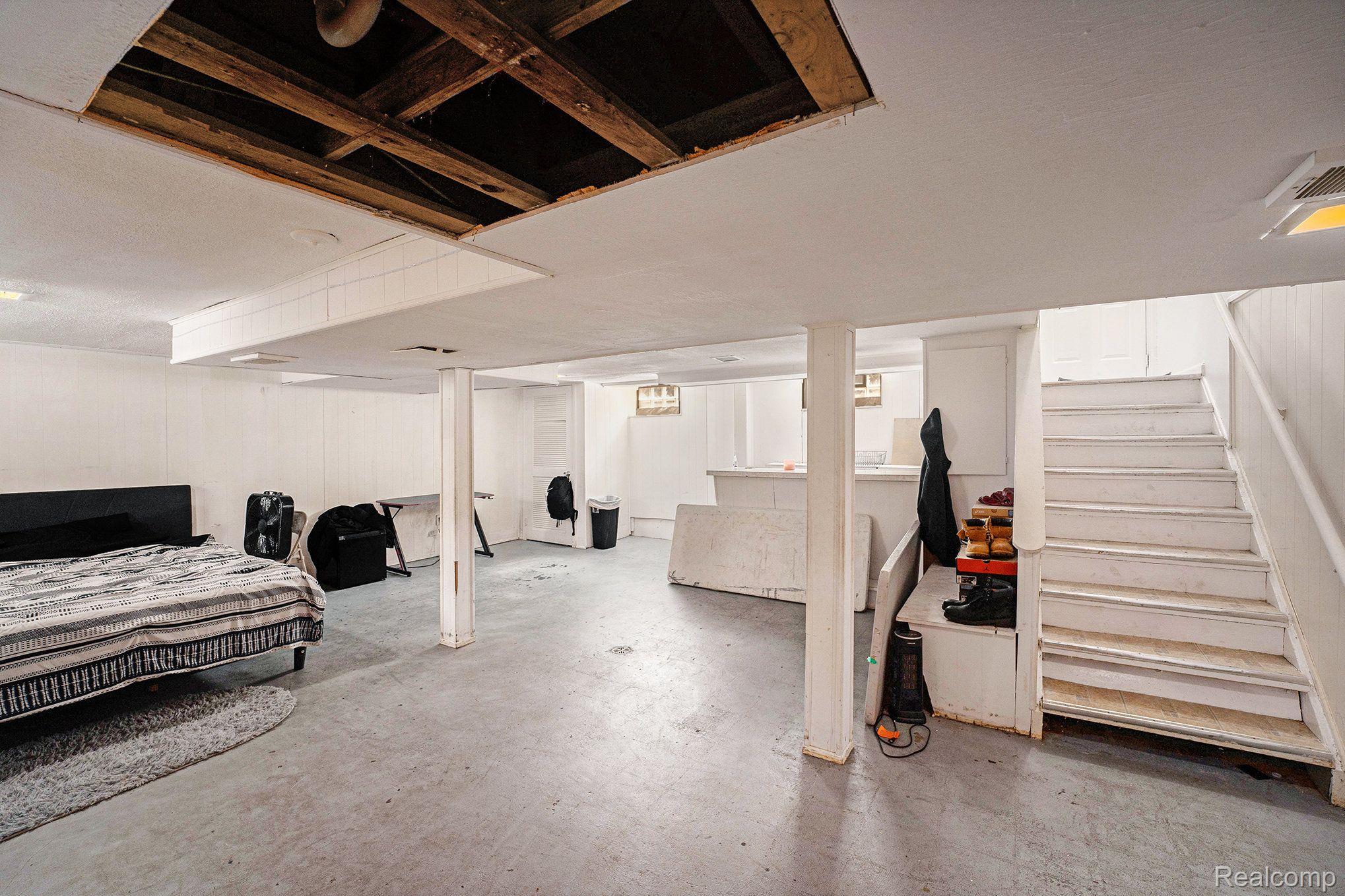 17693 GREENVIEW Avenue