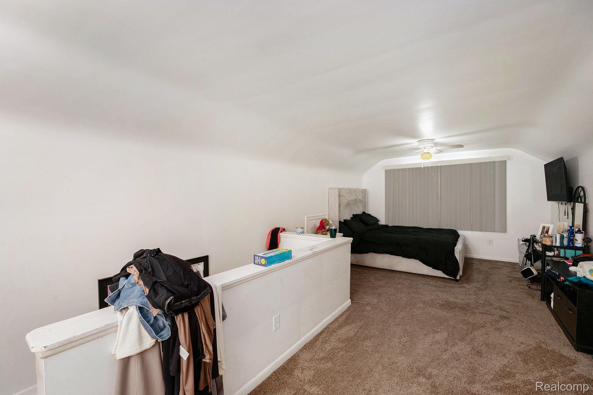 17693 GREENVIEW Avenue