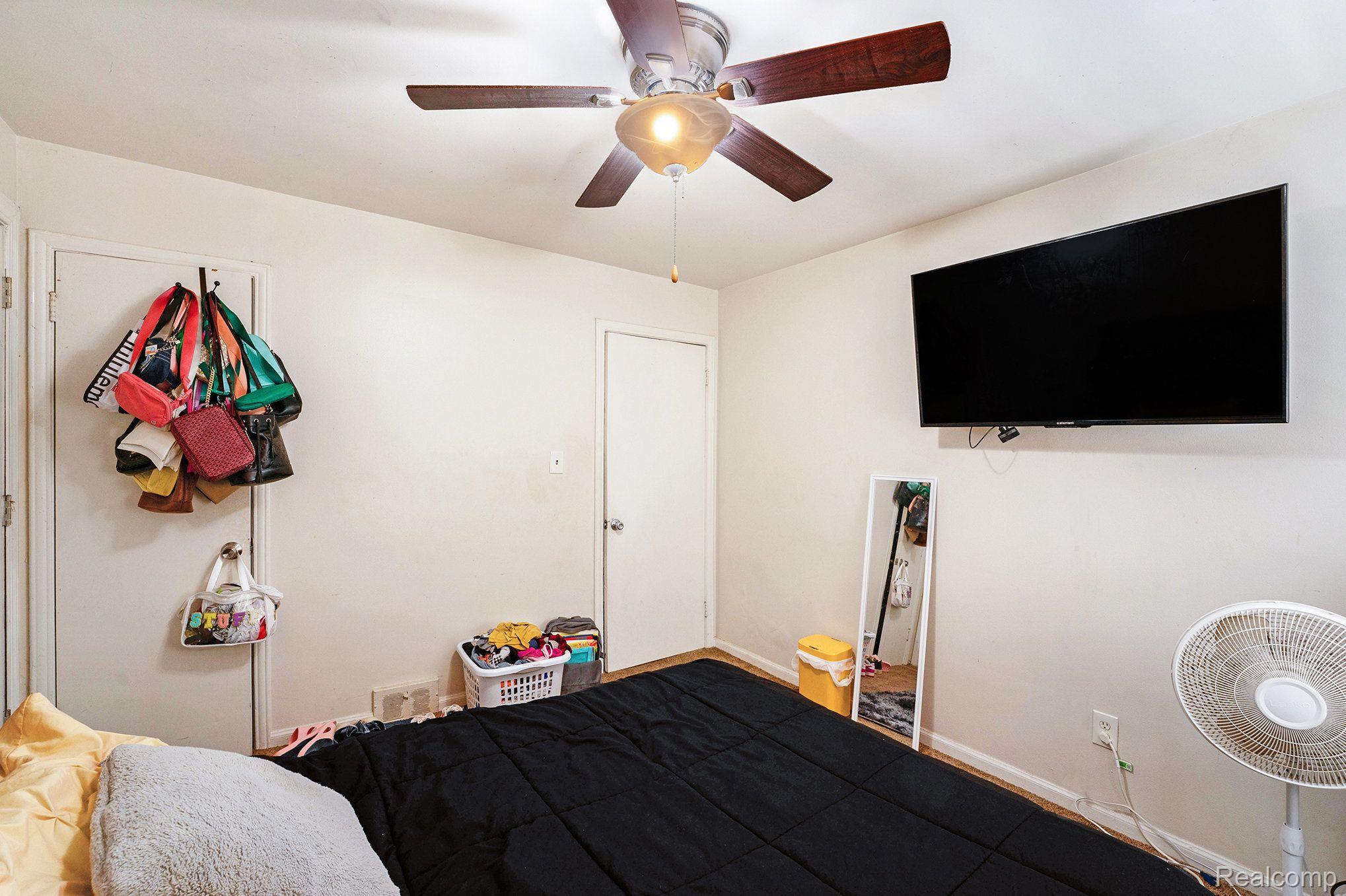 17693 GREENVIEW Avenue