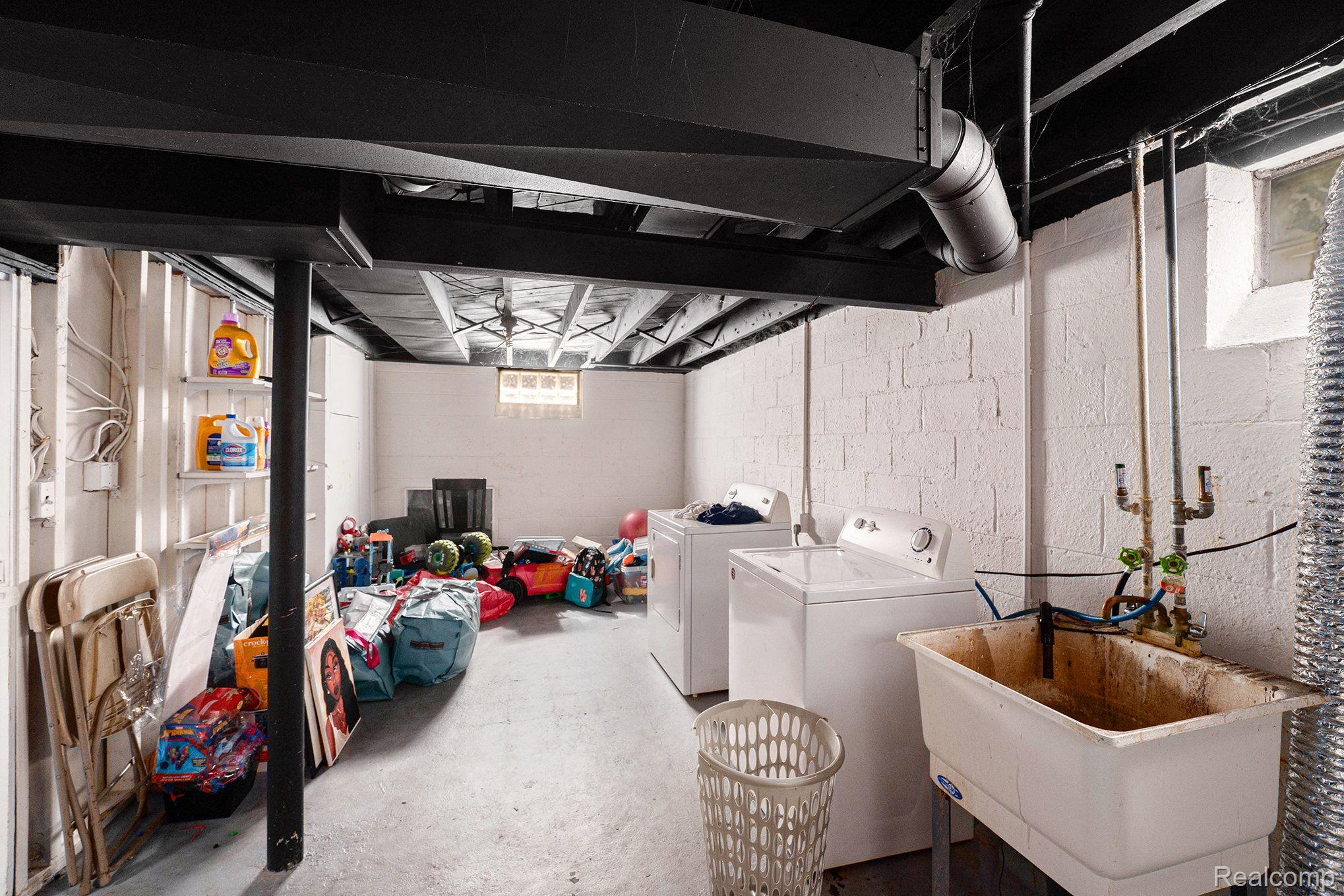 17693 GREENVIEW Avenue