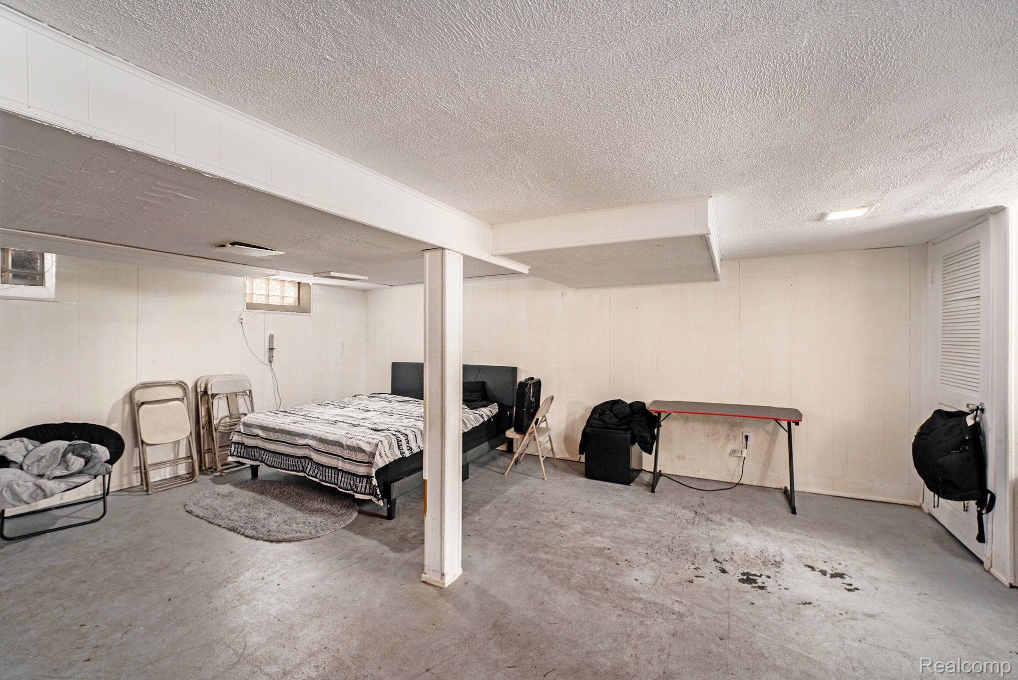 17693 GREENVIEW Avenue