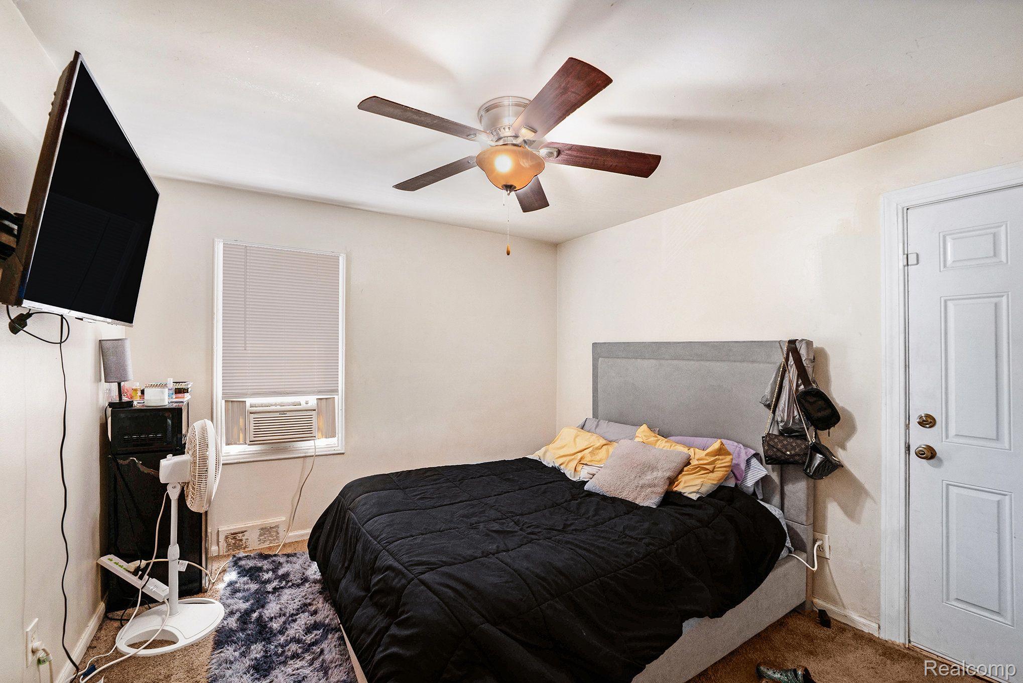 17693 GREENVIEW Avenue