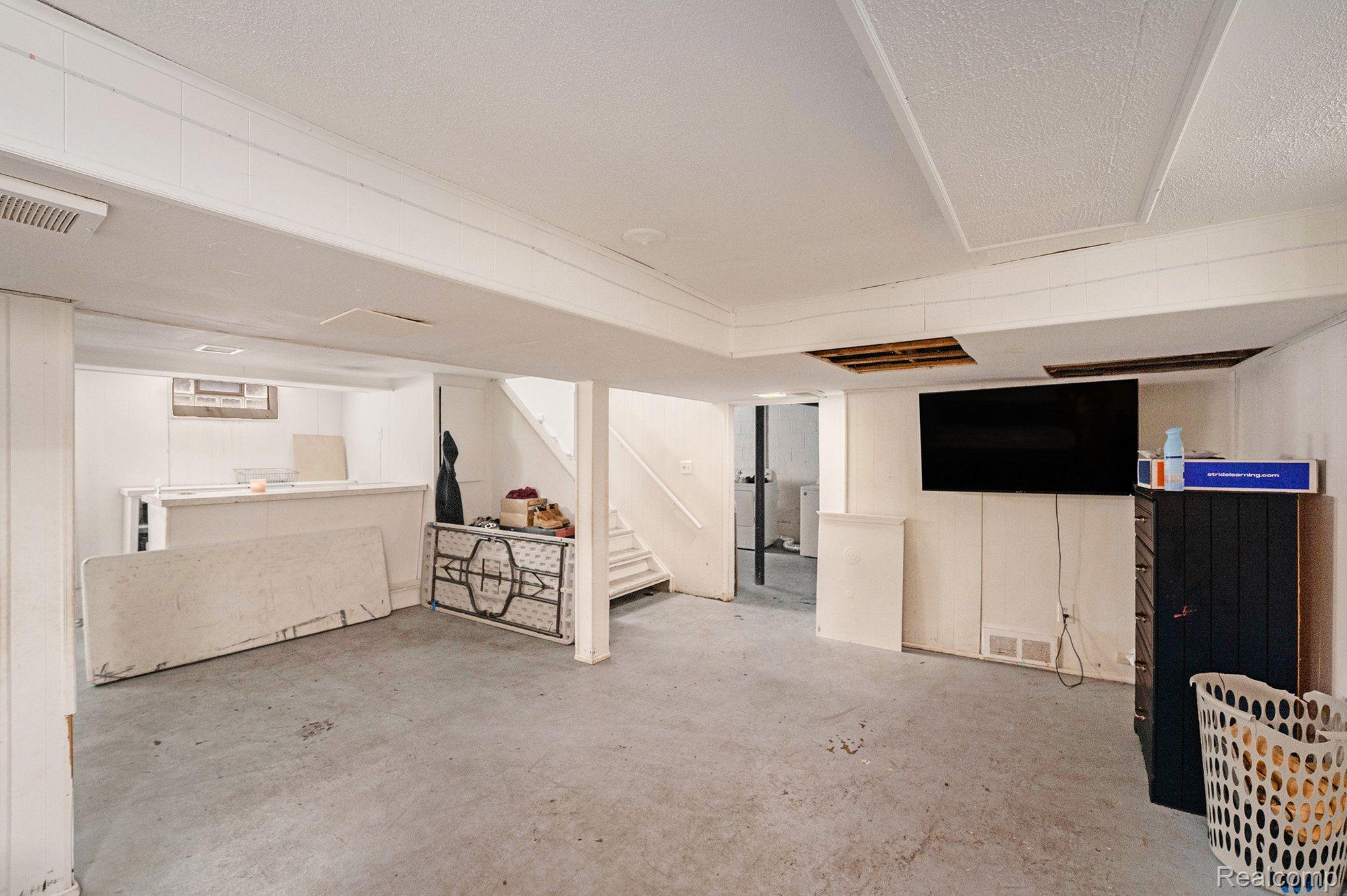 17693 GREENVIEW Avenue