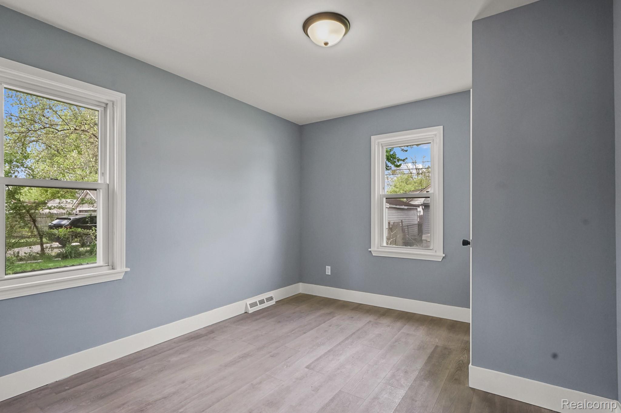 27135 Barrington Street