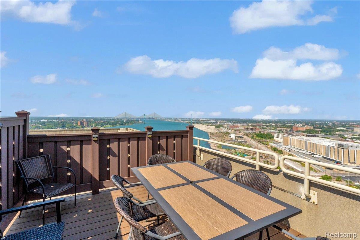 1001 W Jefferson Avenue 28E