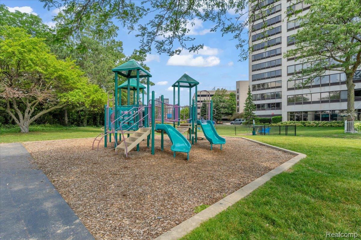 1001 W Jefferson Avenue 28E