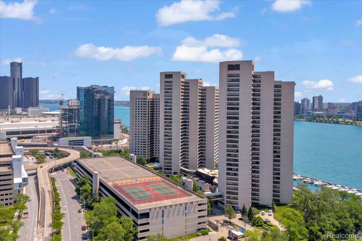 1001 W Jefferson Avenue 28E
