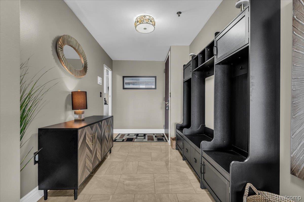 1001 W Jefferson Avenue 28E